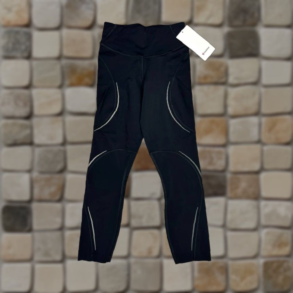 Lululemon Lululemon Base Pace HR Crop 23" Reflective Leggings Womens 4 Black New Size 27" / US 4 / IT 40 - 1 Thumbnail