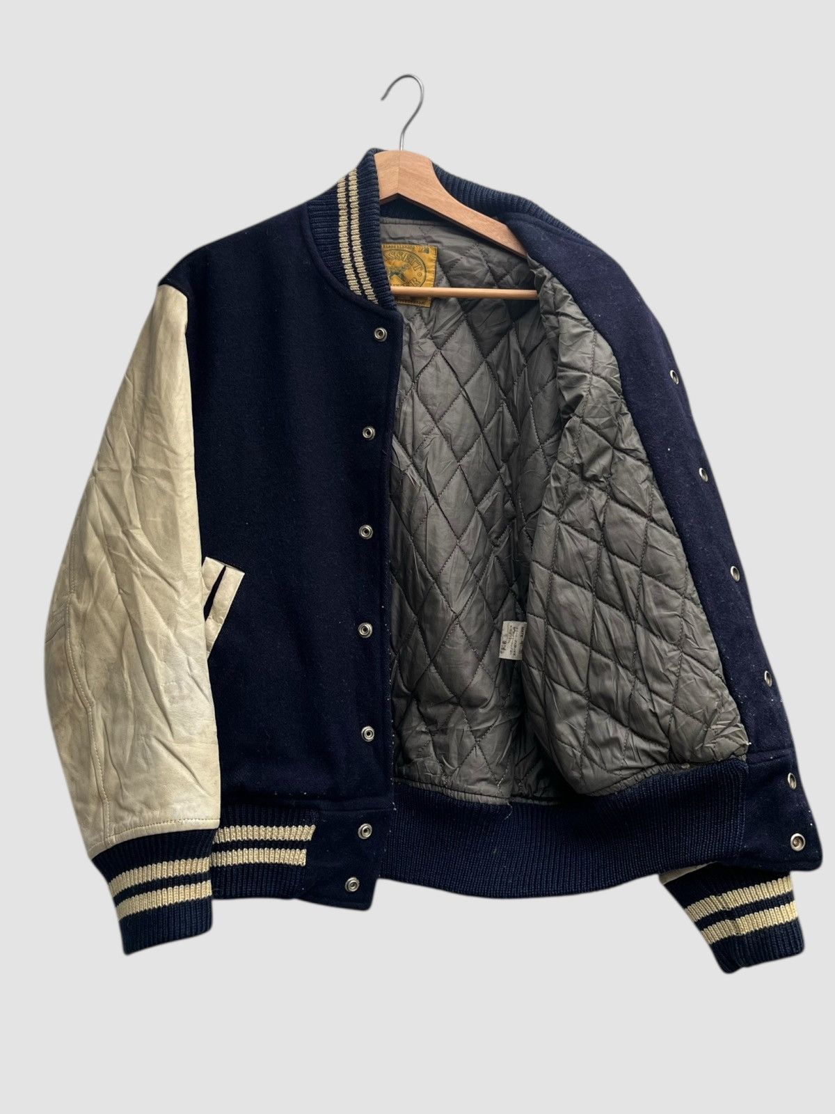 Vintage Vintage Bassett Walker Leather Sleeves Varsity Jacket Size US M / EU 48-50 / 2 - 3 Thumbnail