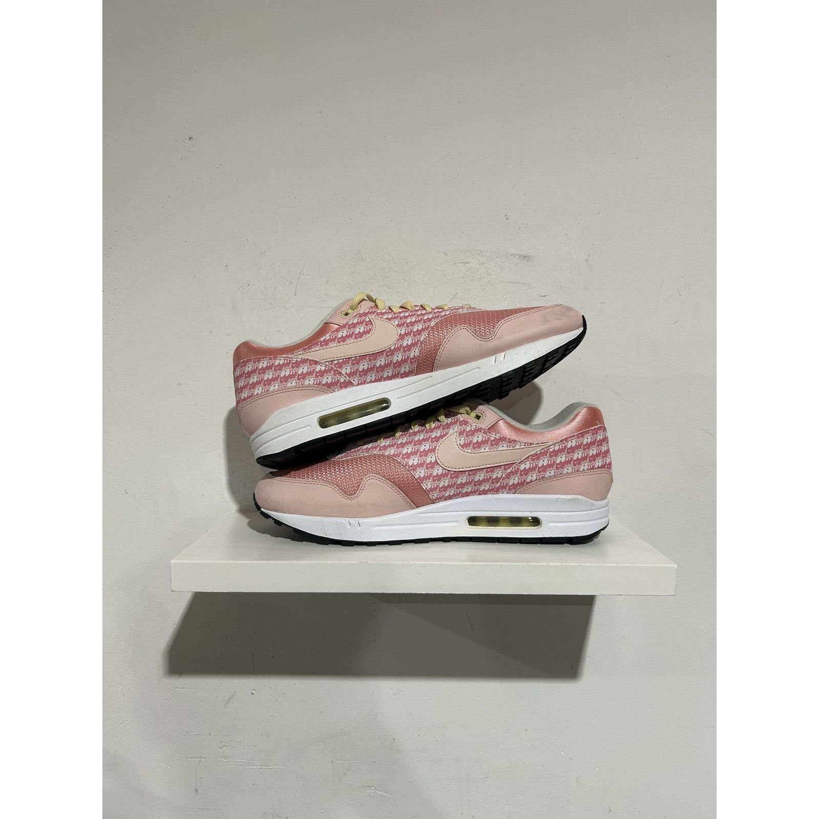 Nike NIKE AIR MAX 1 STRAWBERRY LEMONADE 2020 SIZE 14 PREOWNED Size US 14 / EU 47 - 2 Thumbnail