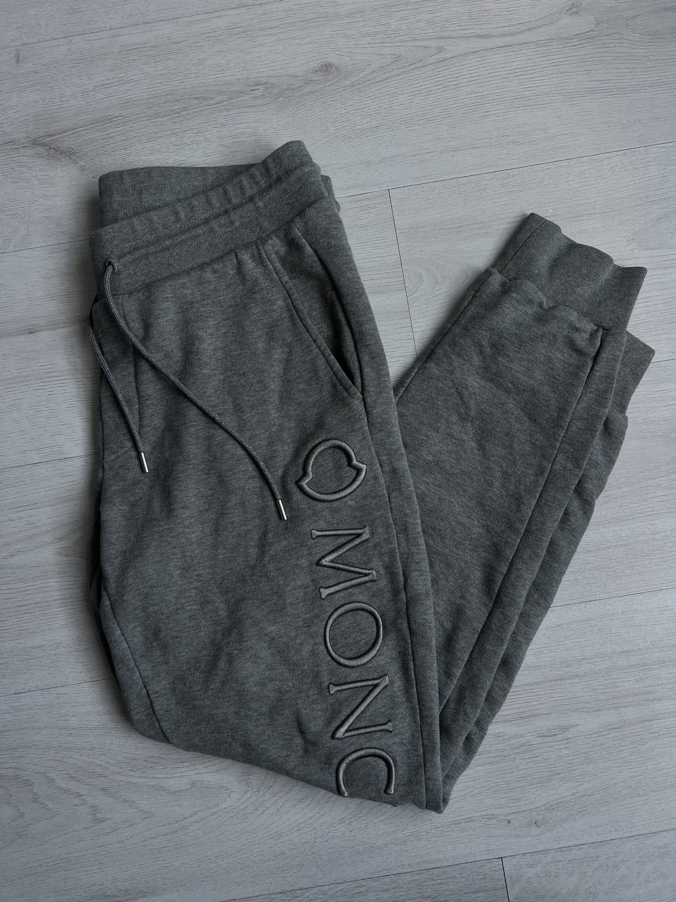 Moncler Moncler Embroided Lounge Knitted Sweatpants Men Gray Size US 34 / EU 50 - 1 Thumbnail