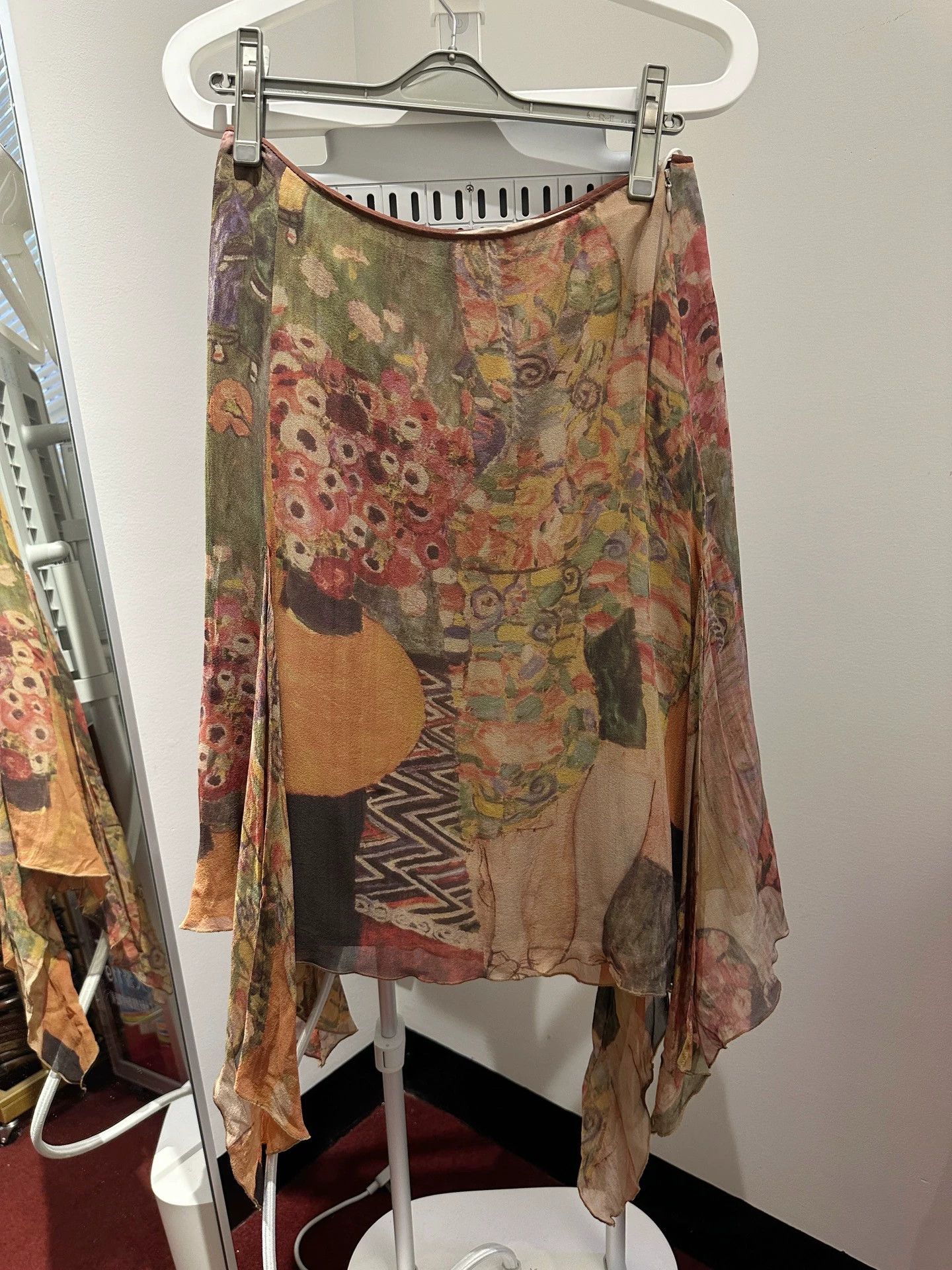 Share Spirit Homme Share Spirit Silk Floral Asymmetric Midi Skirt Size 25" / US 0 / IT 36 - 1 Thumbnail
