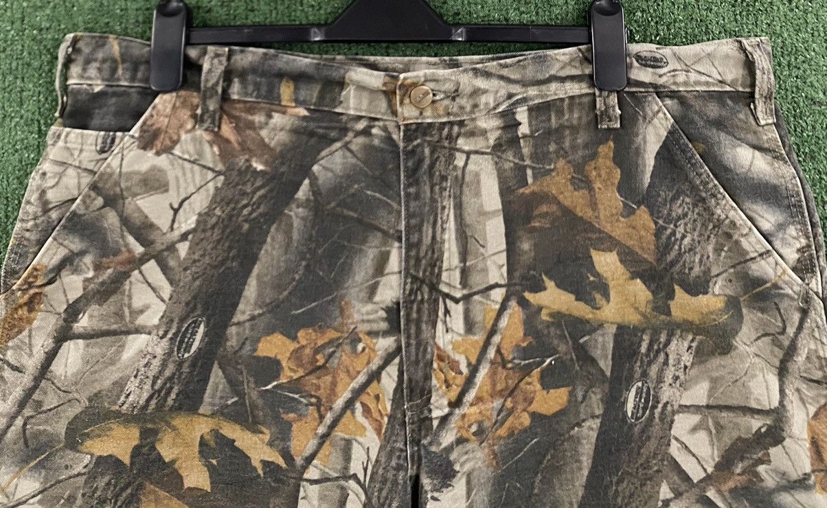 Carhartt VTG Y2K Carhartt Realtree Hardwoods Camo Camouflage Shorts Size US 42 / EU 58 - 5 Thumbnail