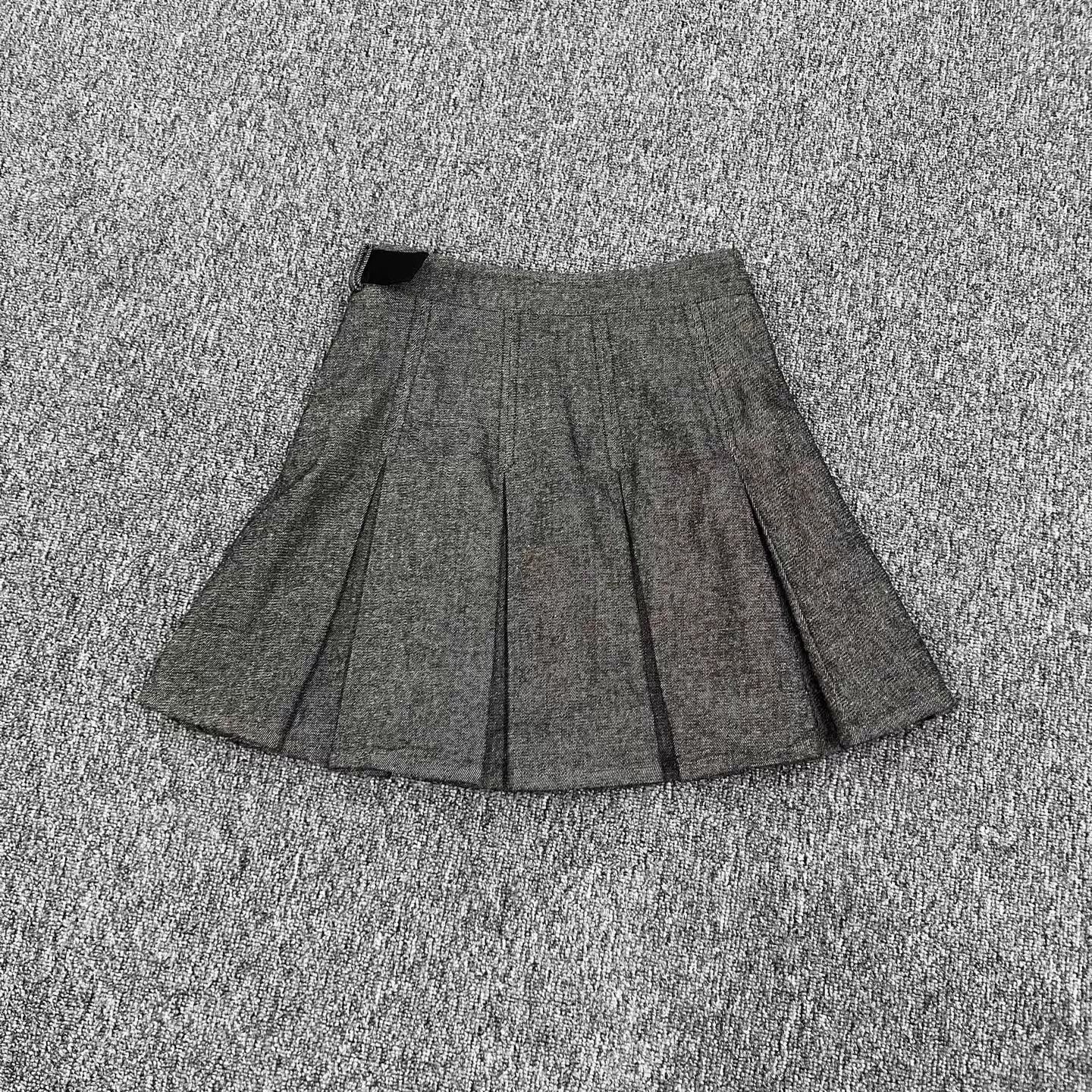 Dior Dior waist adjust gray pleated skirt 36 99 new Size 26" / US 2 / IT 38 - 2 Thumbnail