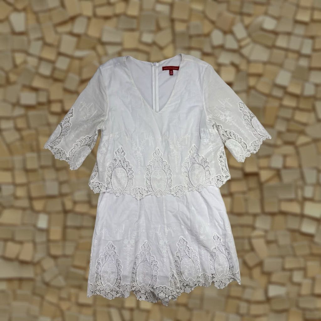 Saks Fifth Avenue Saks Fifth Avenue White Crochet Lace Romper Shirt Romper M Women Size 32" / US 10 / IT 46 - 1 Thumbnail
