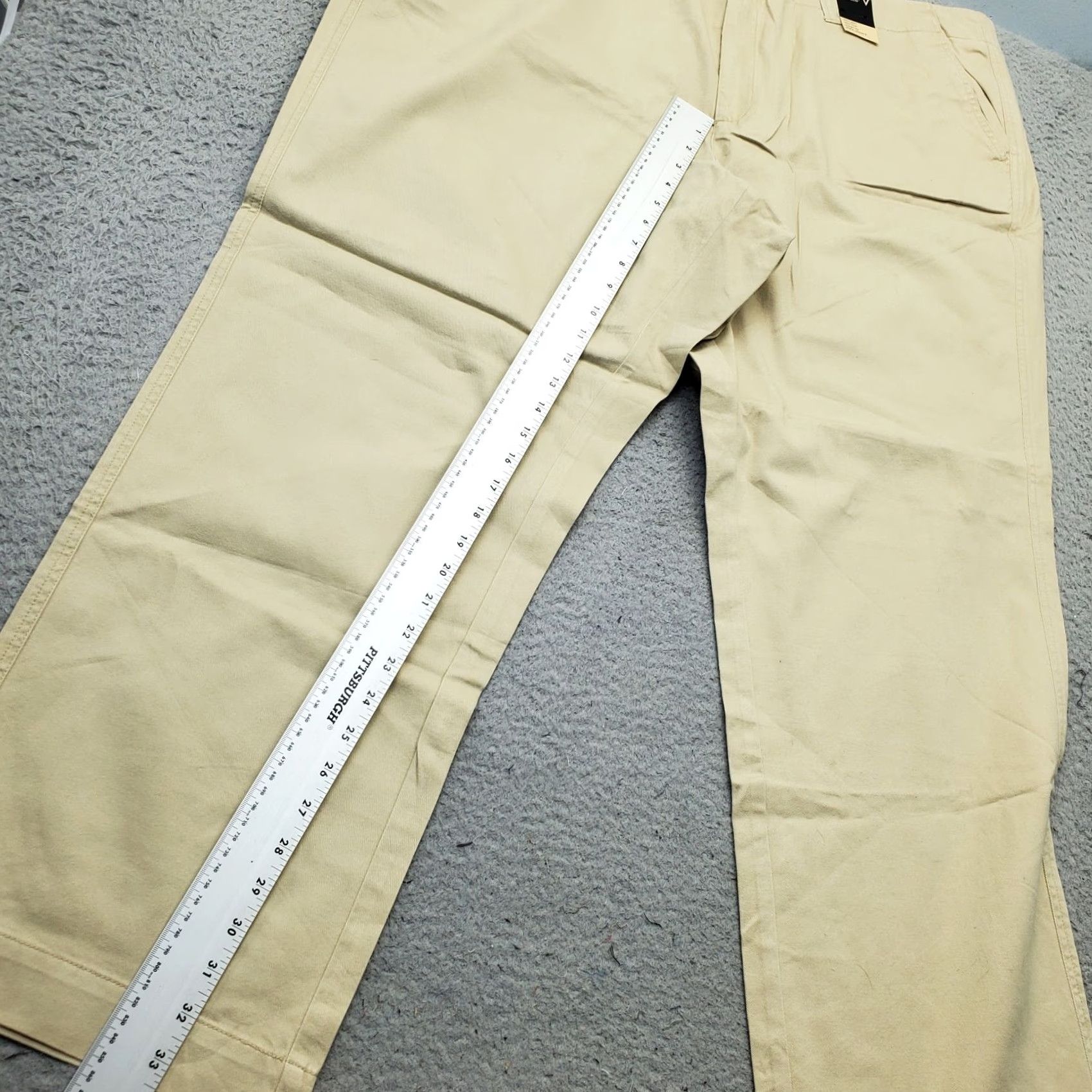 Vintage Venezia Chino Pants Womens 24 Tan Low Waist Slightly Relaxed Fit Straight Leg Size: 24 Womens Tan Chino Pants 33.5" Inseam Straight Leg 100% Cotton Size 42" / US 20 - 4 Thumbnail