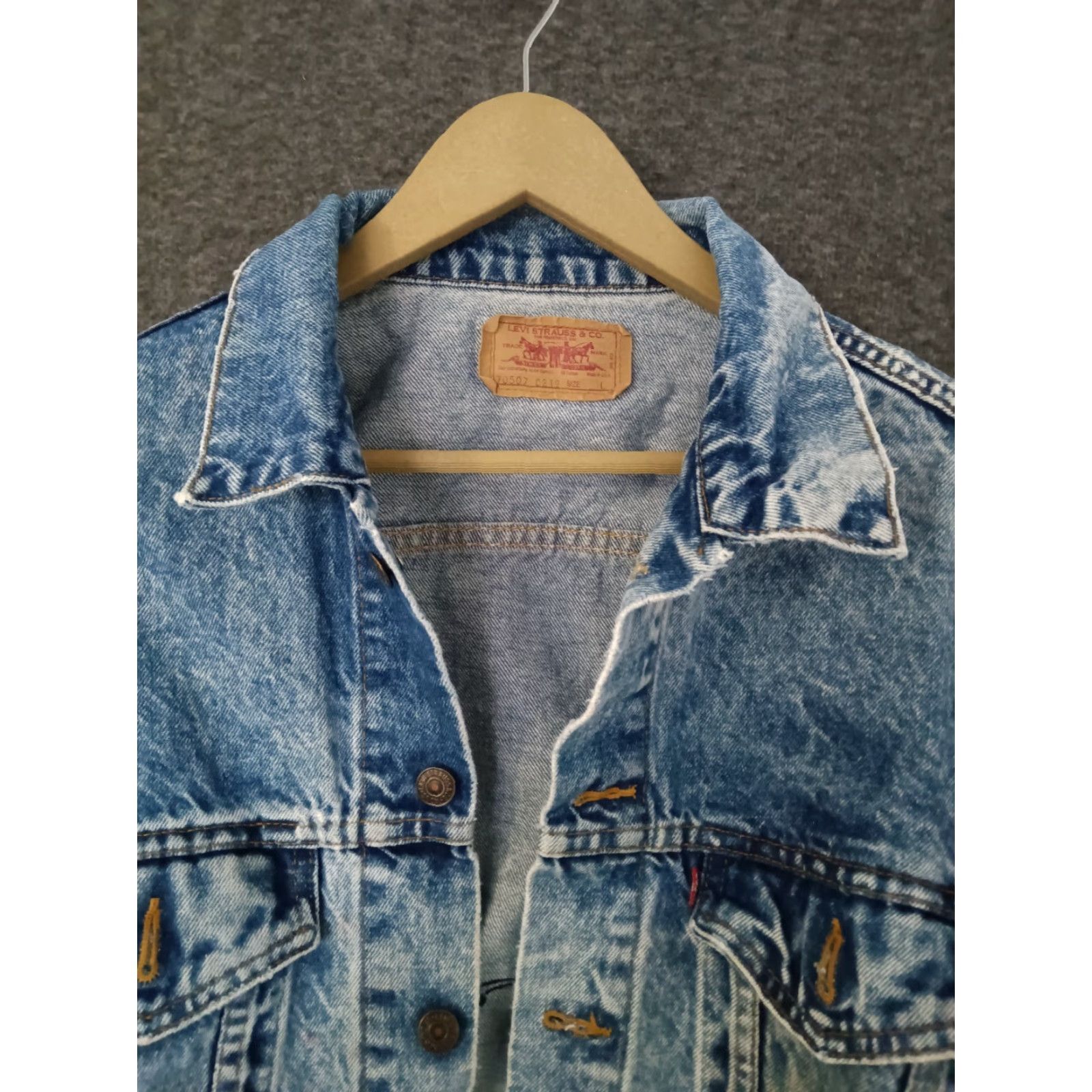 Levi's VINTAGE Levi's Jacket Denim Jeans Jacket 80s Mens Regular Size L Blue Acid Wash Back Logo Mini Mouse 70507 Size US 33 - 3 Thumbnail
