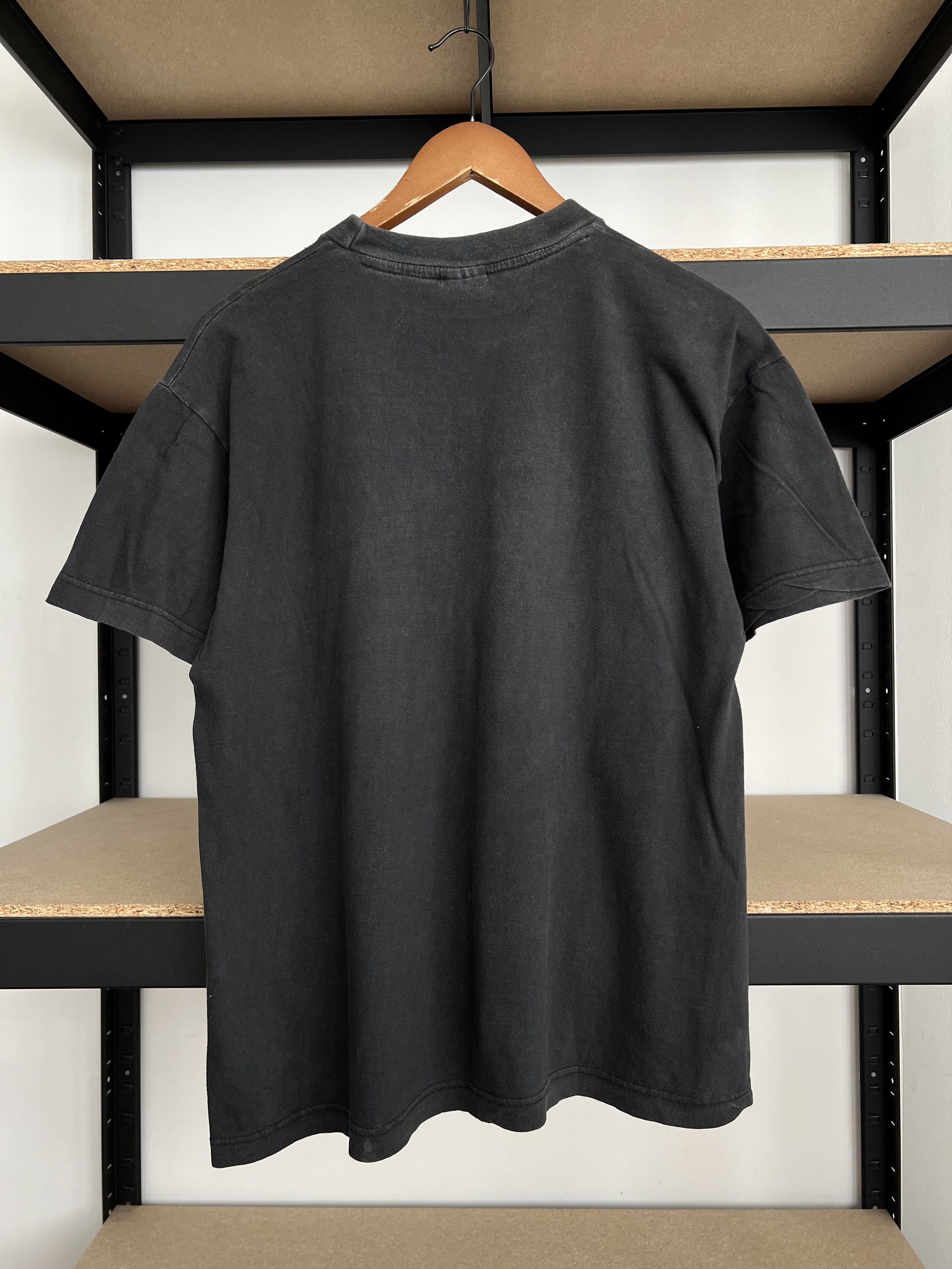 Band Tees Vintage 90s Queen Heaven for Everyone Black T-shirt Size US M / EU 48-50 / 2 - 4 Thumbnail
