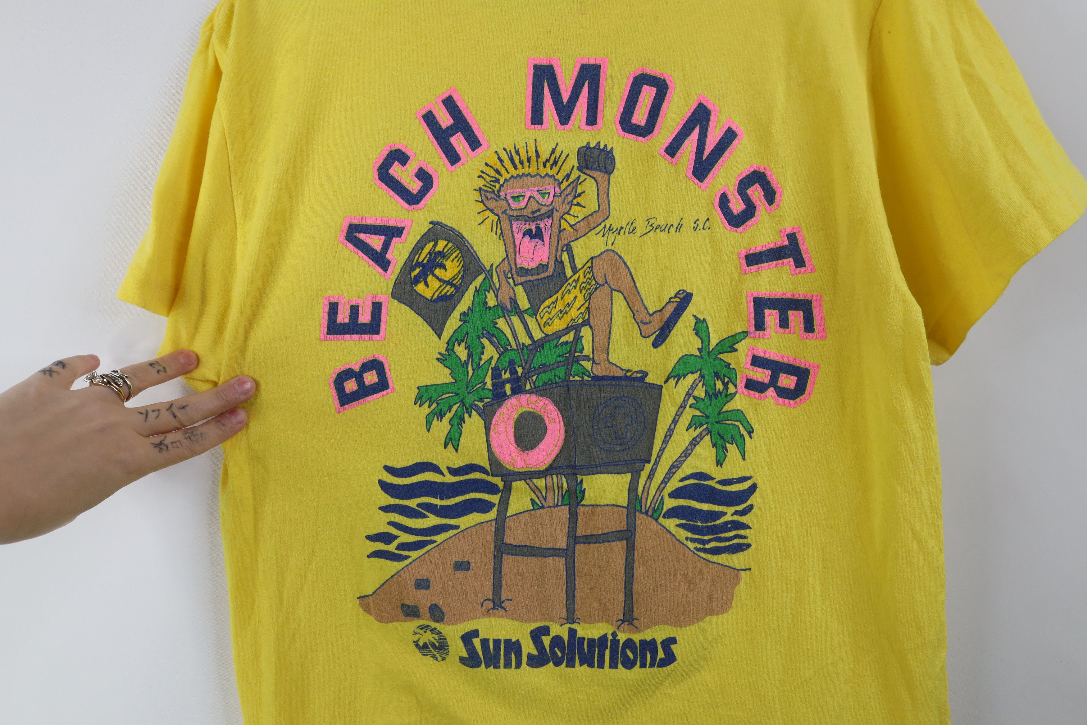 Vintage Vintage 80s 90s Streetwear Monster Surfing T-Shirt Yellow Size US S / EU 44-46 / 1 - 11 Thumbnail