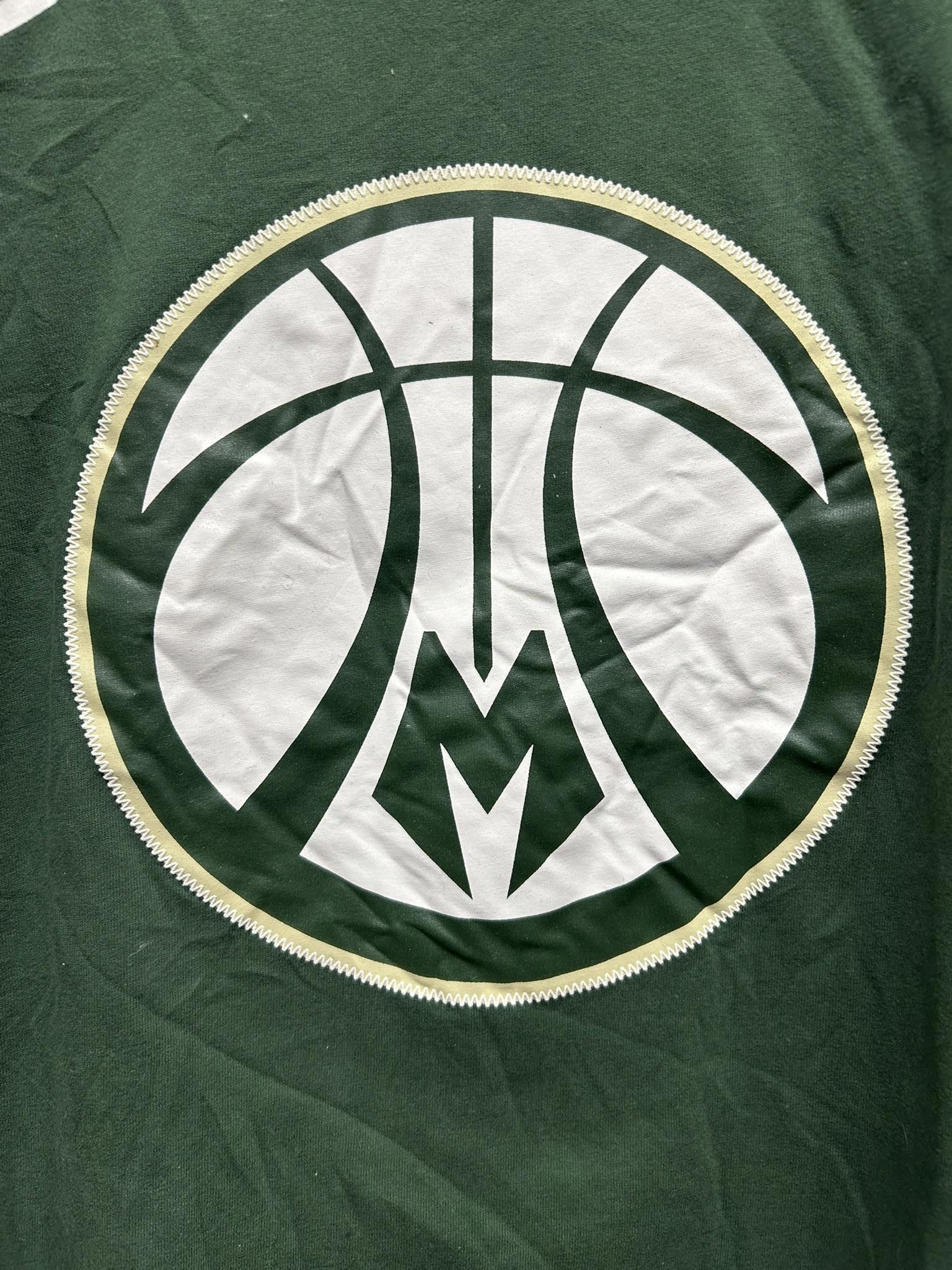 Nike Nike Milwaukee Bucks Graphic Tee Size US XL / EU 56 / 4 - 2 Thumbnail