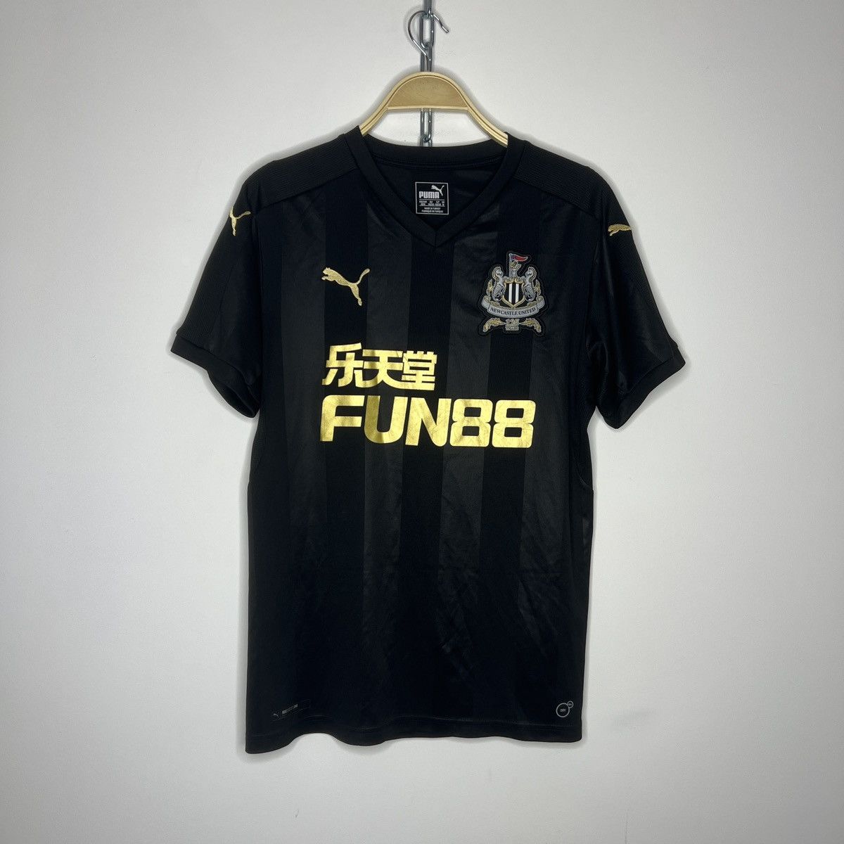 Puma × Vintage Puma Newcastle United Home Soccer Jersey Tshirt Tee Black Size US M / EU 48-50 / 2 - 1 Thumbnail