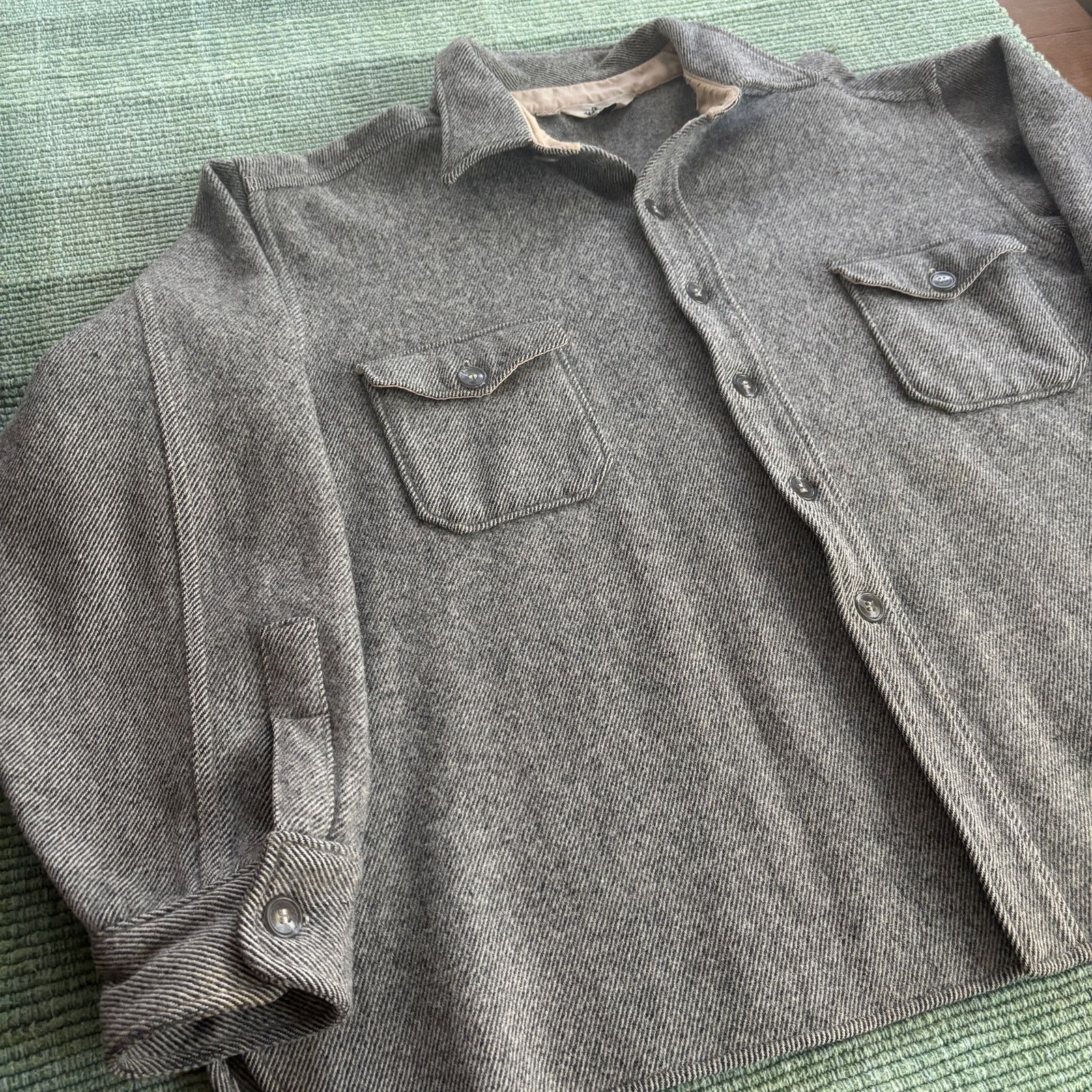 Vintage × Woolrich Woolen Mills Vintage 70s 80s Gray Wool Boxy Woolrich Flannel Shirt XL/XXL Size US XL / EU 56 / 4 - 6 Thumbnail