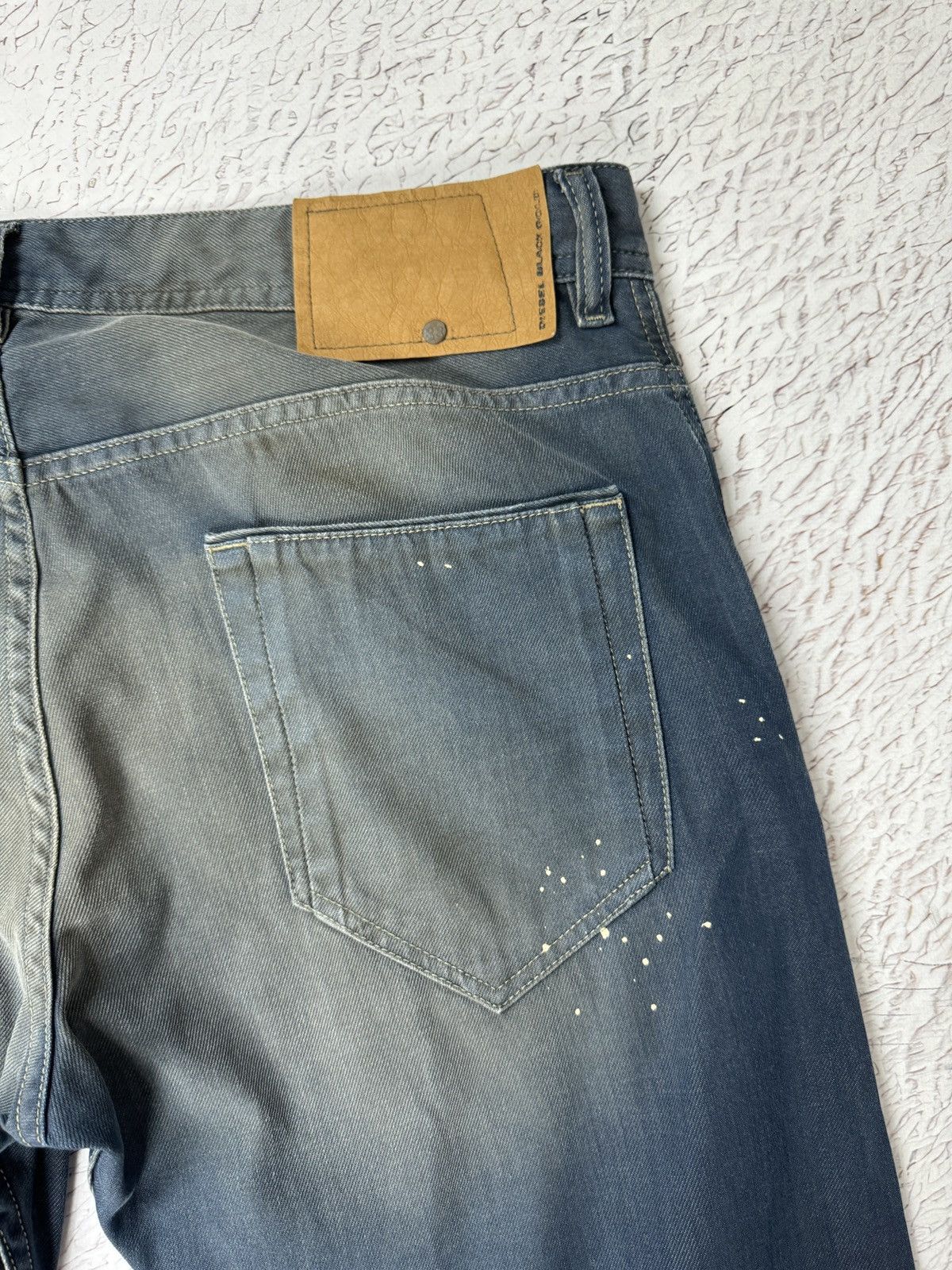 Diesel Black Gold Diesel Black Gold dirty painted style casual denim jeans Size US 36 / EU 52 - 19 Thumbnail