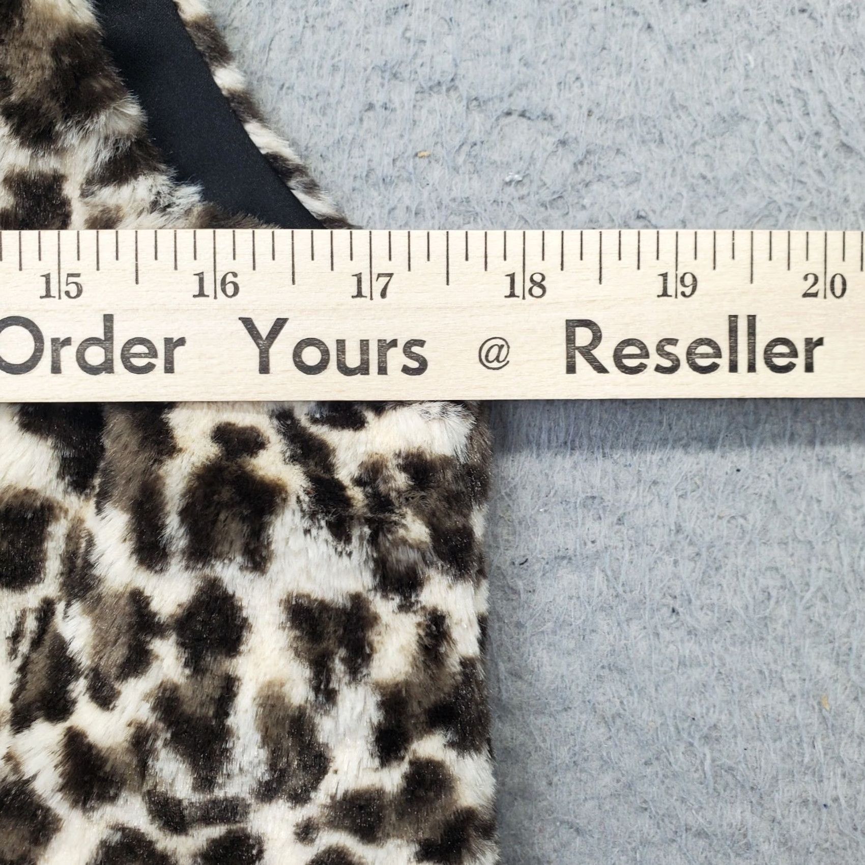 Betsey Johnson Betsey Johnson Vest Womens Small Multi Leopard Print Sleeveless Cozy Faux Fur Size S / US 4 / IT 40 - 5 Thumbnail