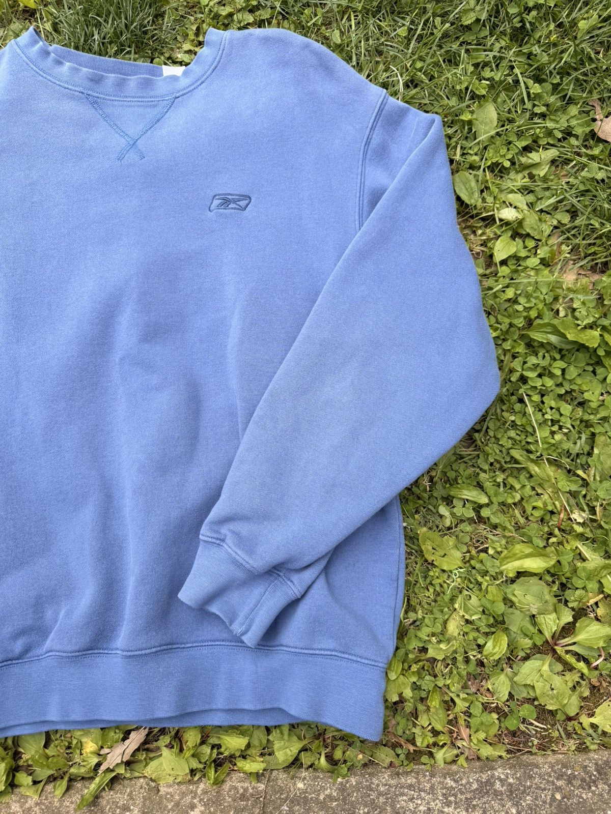 Reebok VTG Blue Reebok Crewneck Size Medium Size US M / EU 48-50 / 2 - 2 Thumbnail