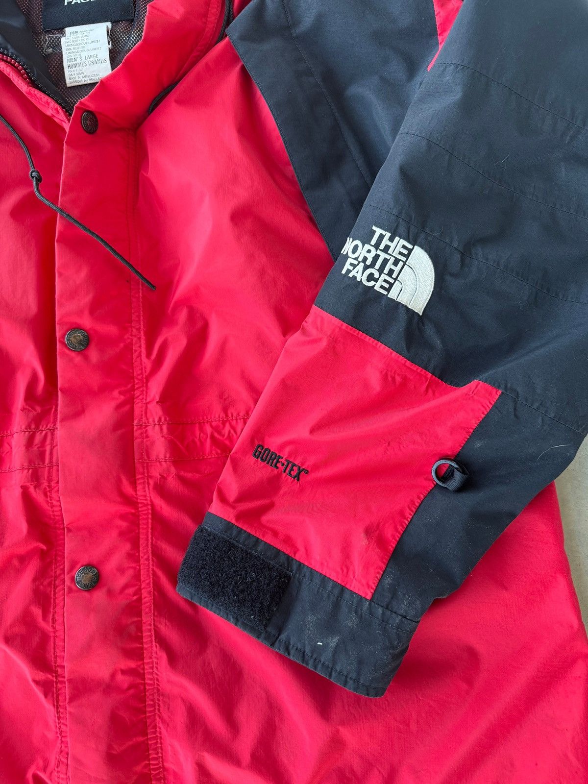 The North Face Vintage 90s The North Face Gortex Red Hooded Jacket Size US L / EU 52-54 / 3 - 5 Thumbnail