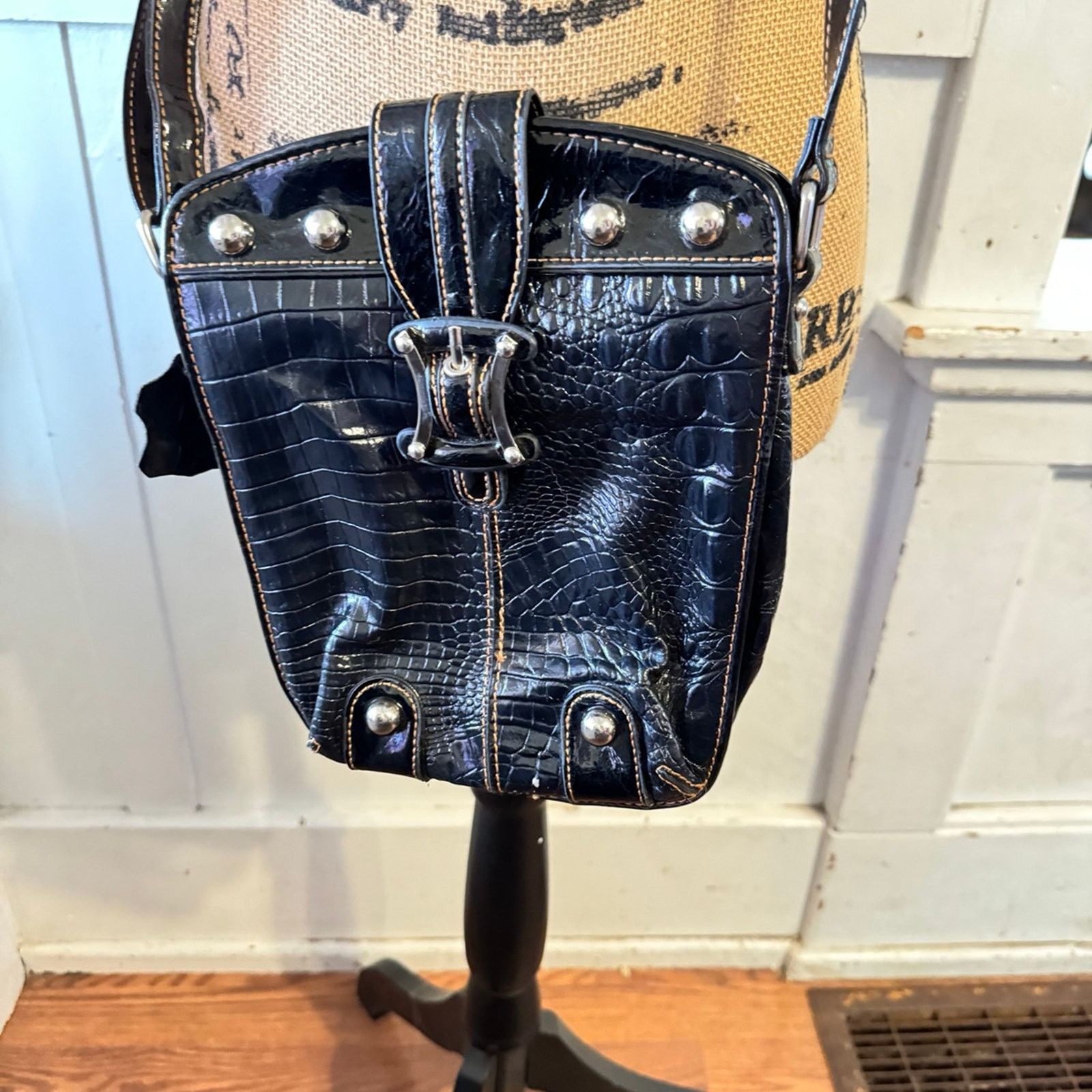 NBDN Nobrandedon Madi Claire leather crossbody bag Size ONE SIZE - 1 Thumbnail