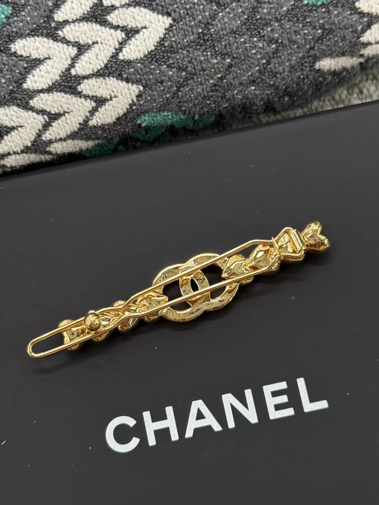 Chanel Chanel Gold Heart Hair Clip Mint Size ONE SIZE - 4 Thumbnail