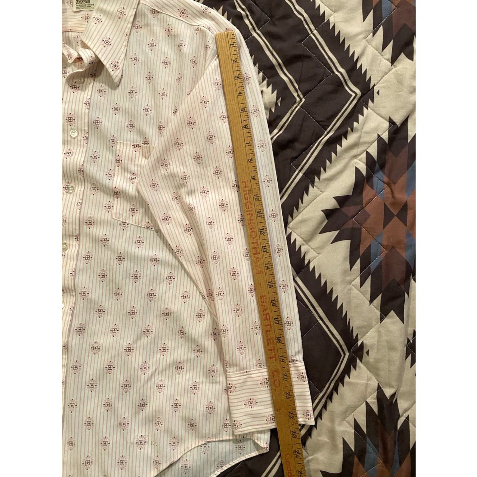Vintage VINTAGE Montgomery Ward Long Sleeve Button-Down Geometric Pink Mens XL Regular Button-Up Collared Knit Easy Care 70s Retro Size US XL / EU 56 / 4 - 7 Thumbnail