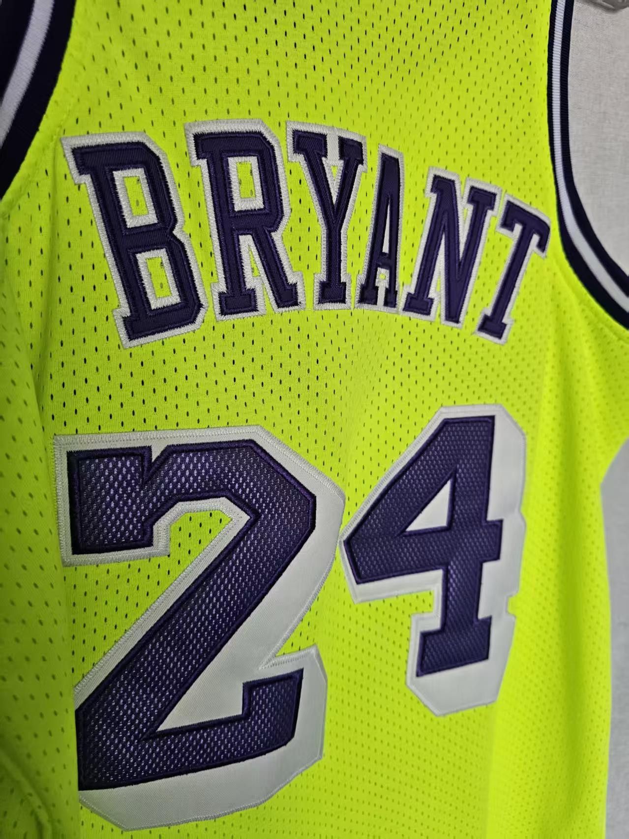 NBA Laker #24 Kobe Bryant Jersey Green XL Size US XL / EU 56 / 4 - 3 Thumbnail