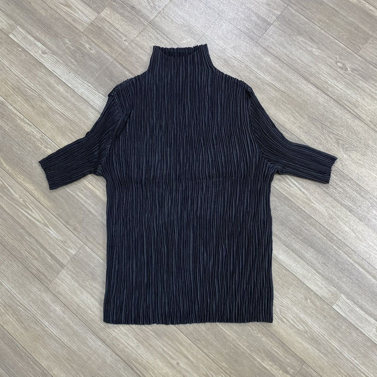 Issey Miyake 2000s Issey Miyake Specchio Pleats Architectural Top Black Size M / US 6-8 / IT 42-44 - 2 Thumbnail