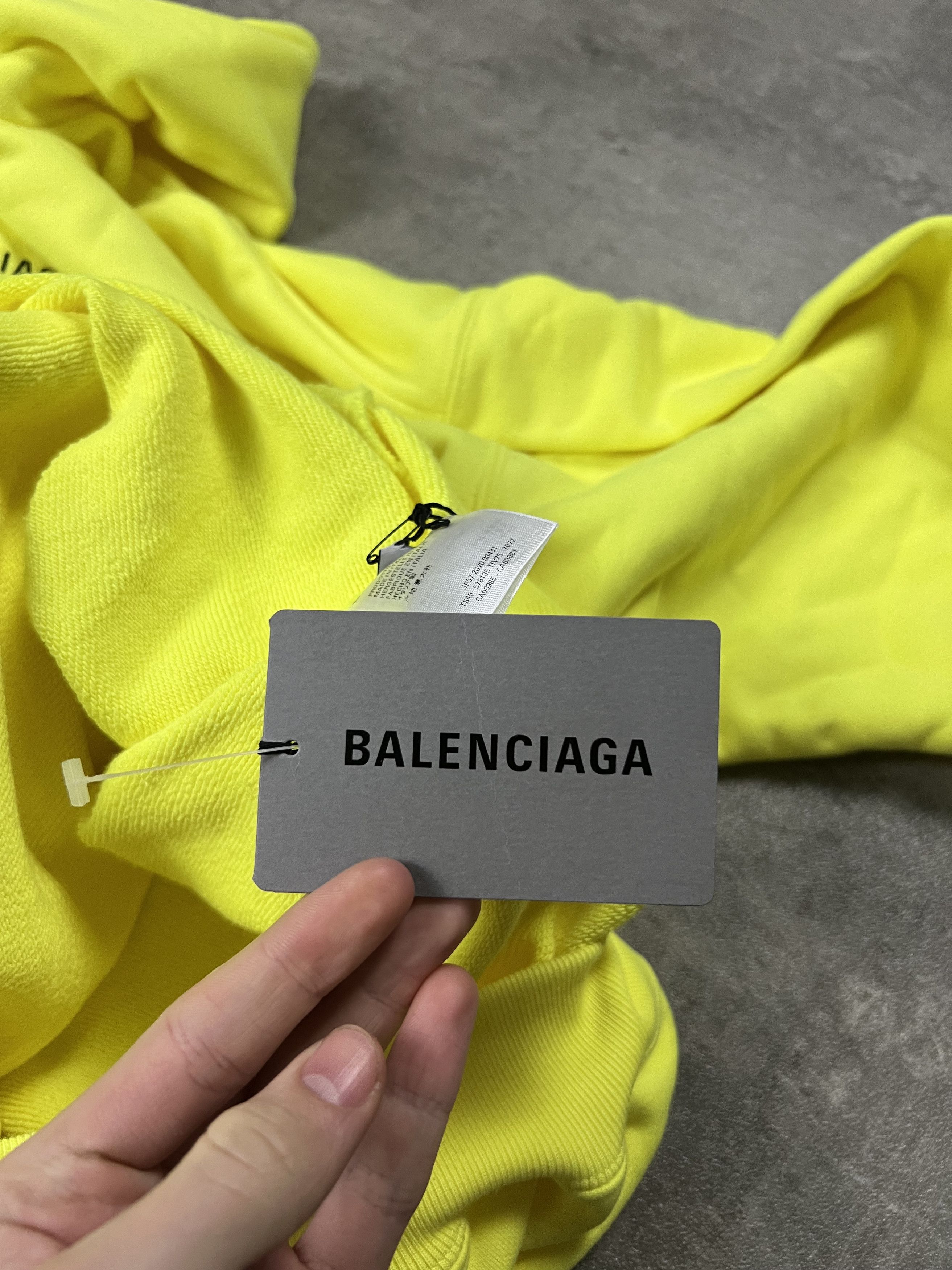 Balenciaga balenciaga crew big logo hoodie size S fakt L legit luxury Size US S / EU 44-46 / 1 - 7 Thumbnail