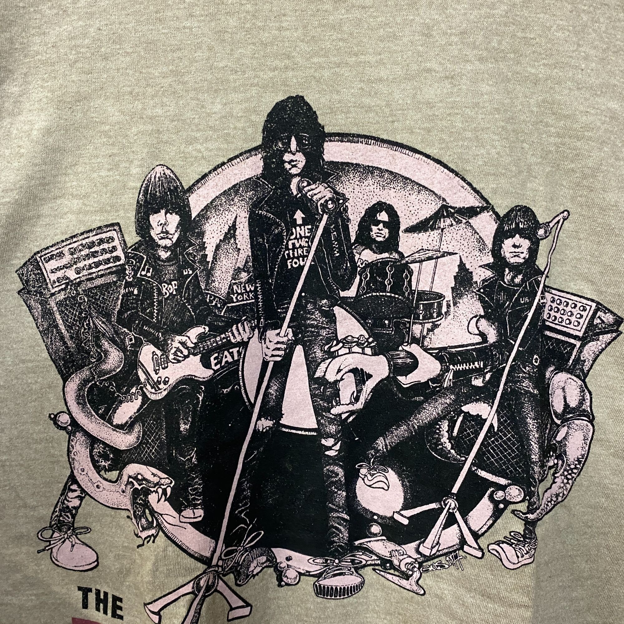 Other Ramones Belgique Concert Art Graphic T-shirt XL Size US XL / EU 56 / 4 - 2 Thumbnail
