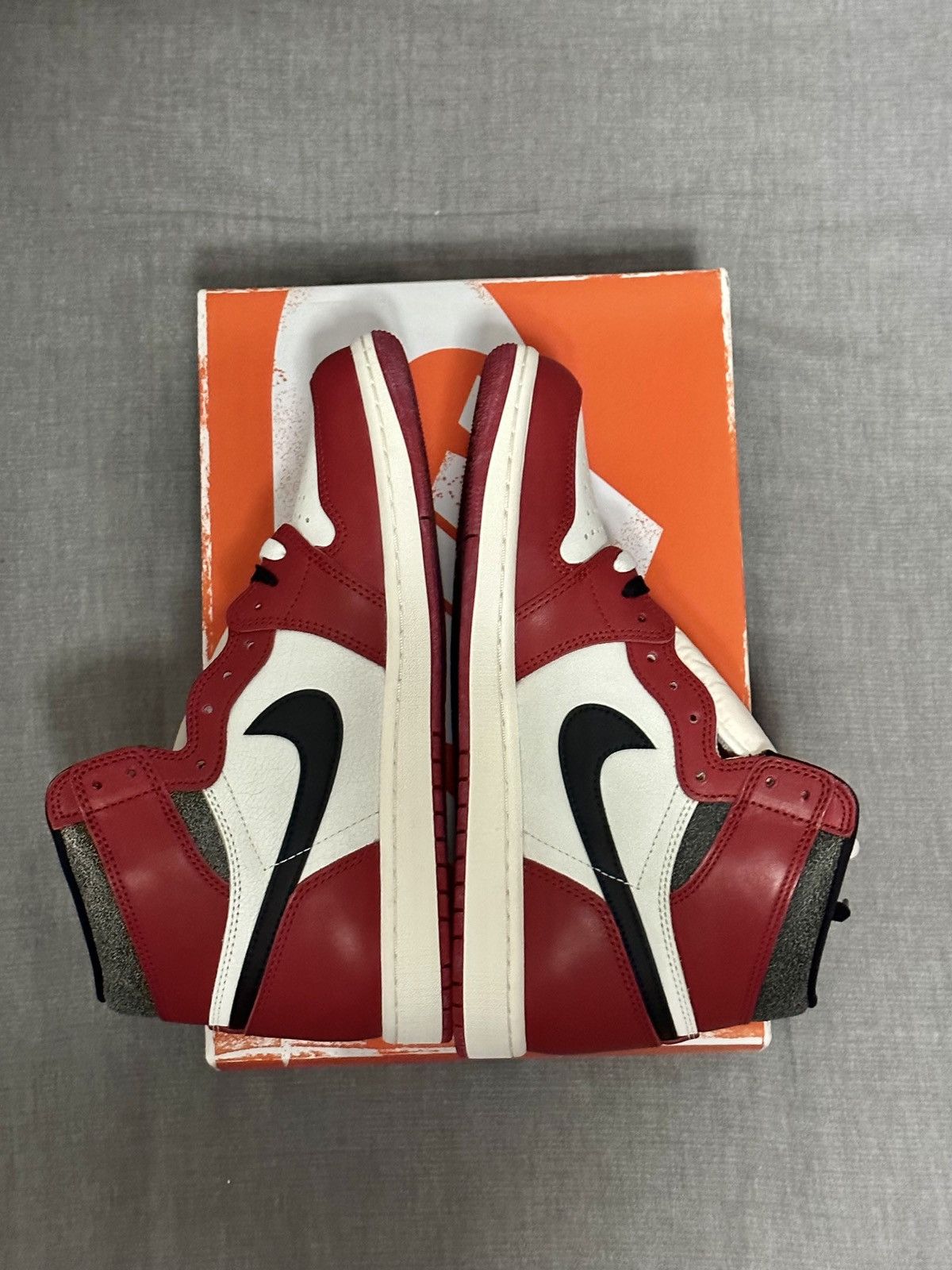 Jordan Brand × Nike Jordan 1 Retro High OG Chicago Lost and Found size 10 Size US 10 / EU 43 - 3 Thumbnail