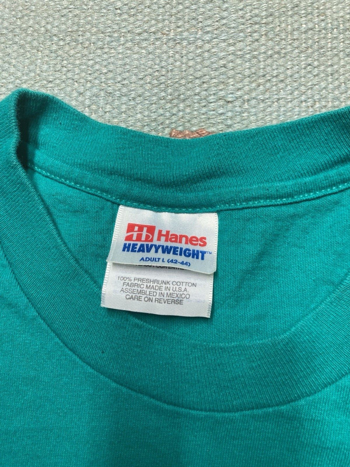 Vintage 90s t shirt Waikiki beach Hawaii ocean palm tree dolphin L Size US L / EU 52-54 / 3 - 6 Thumbnail