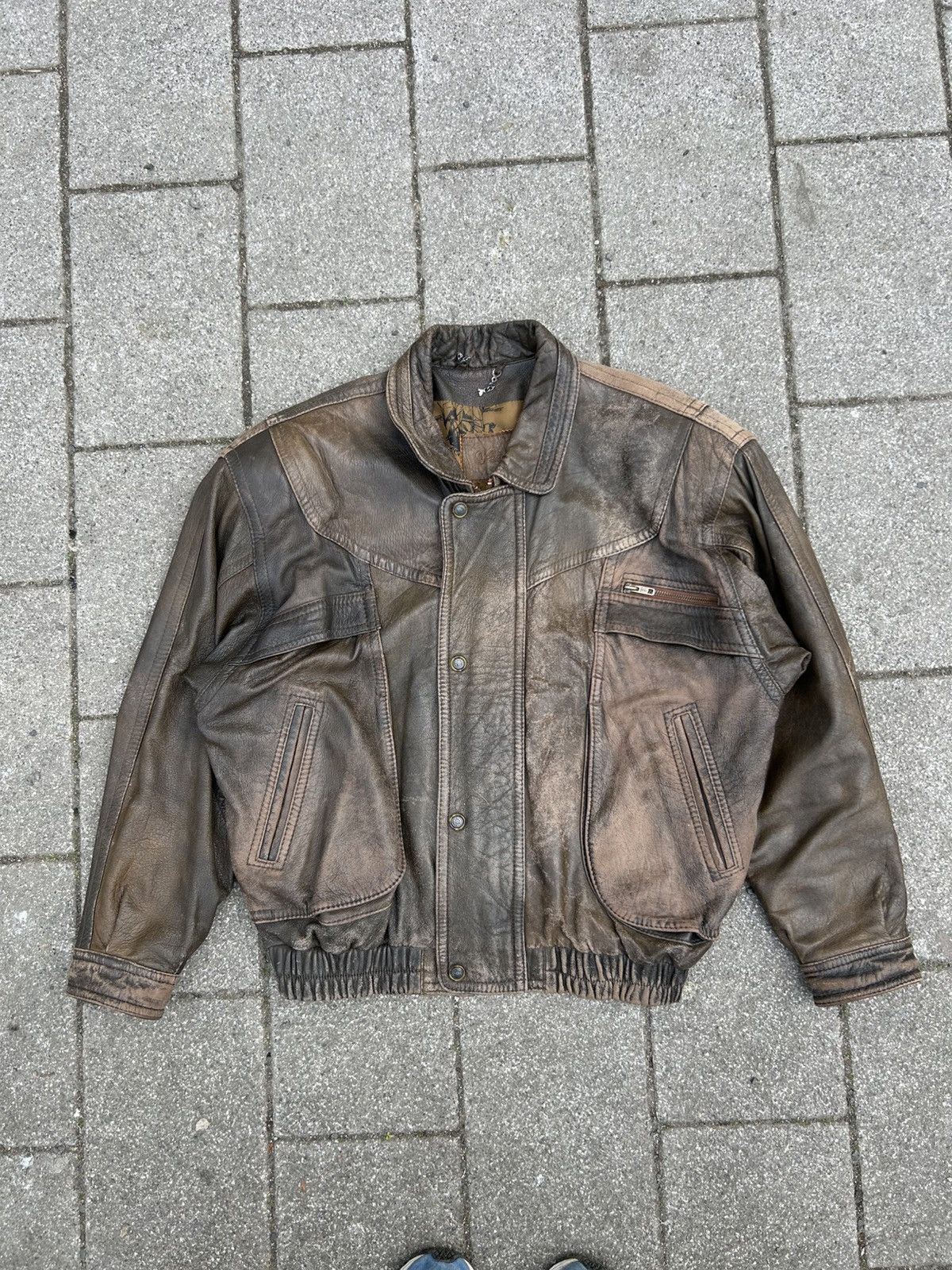 Vintage Vintage 1990s Gino Bertoni Distressed brown Leather Bomber Size US L / EU 52-54 / 3 - 7 Thumbnail