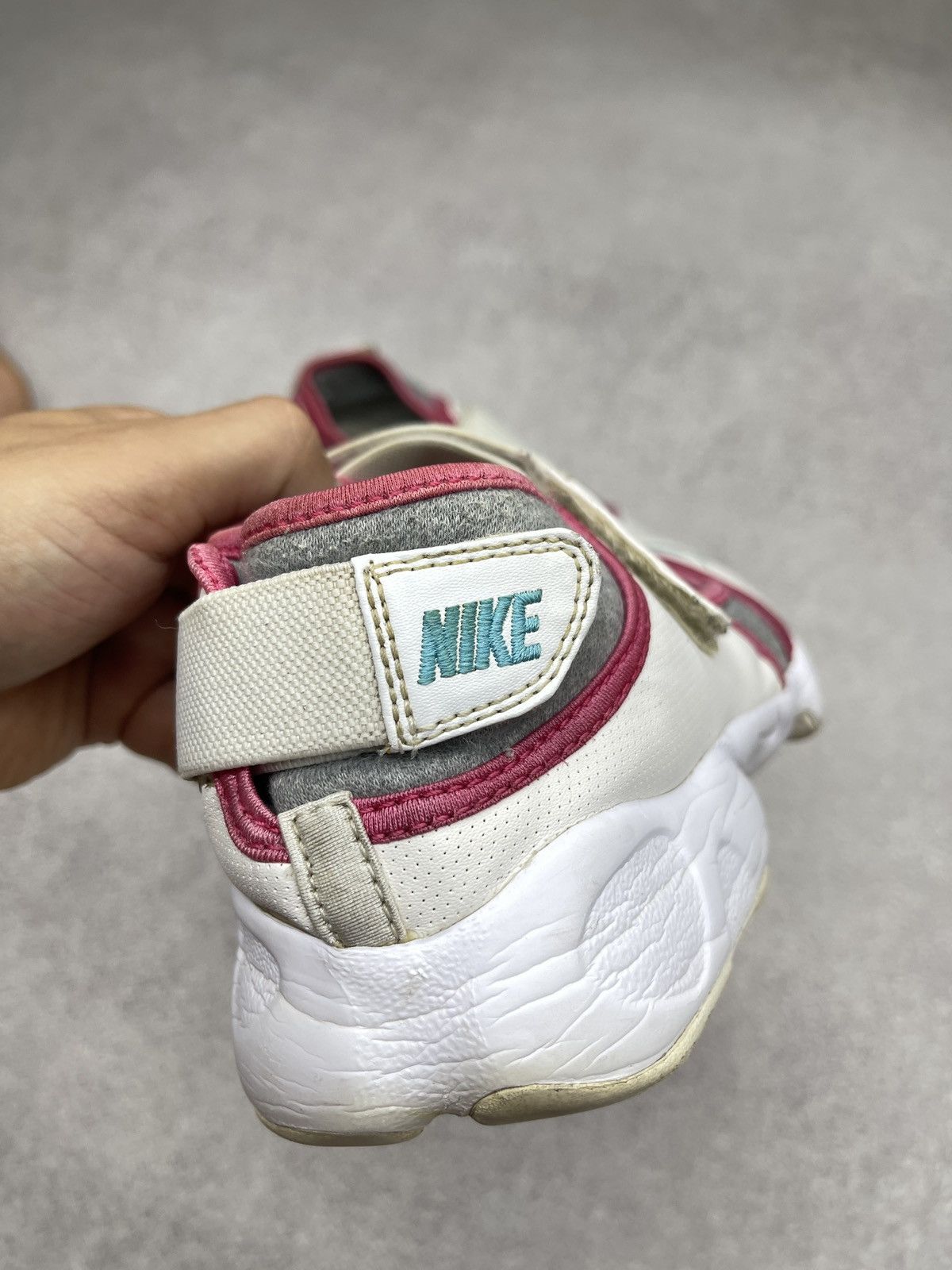 Nike Vintage Nike Rift Tabi Sandals Sneakers Shoes Swoosh White Size US 6 / IT 36 - 10 Thumbnail