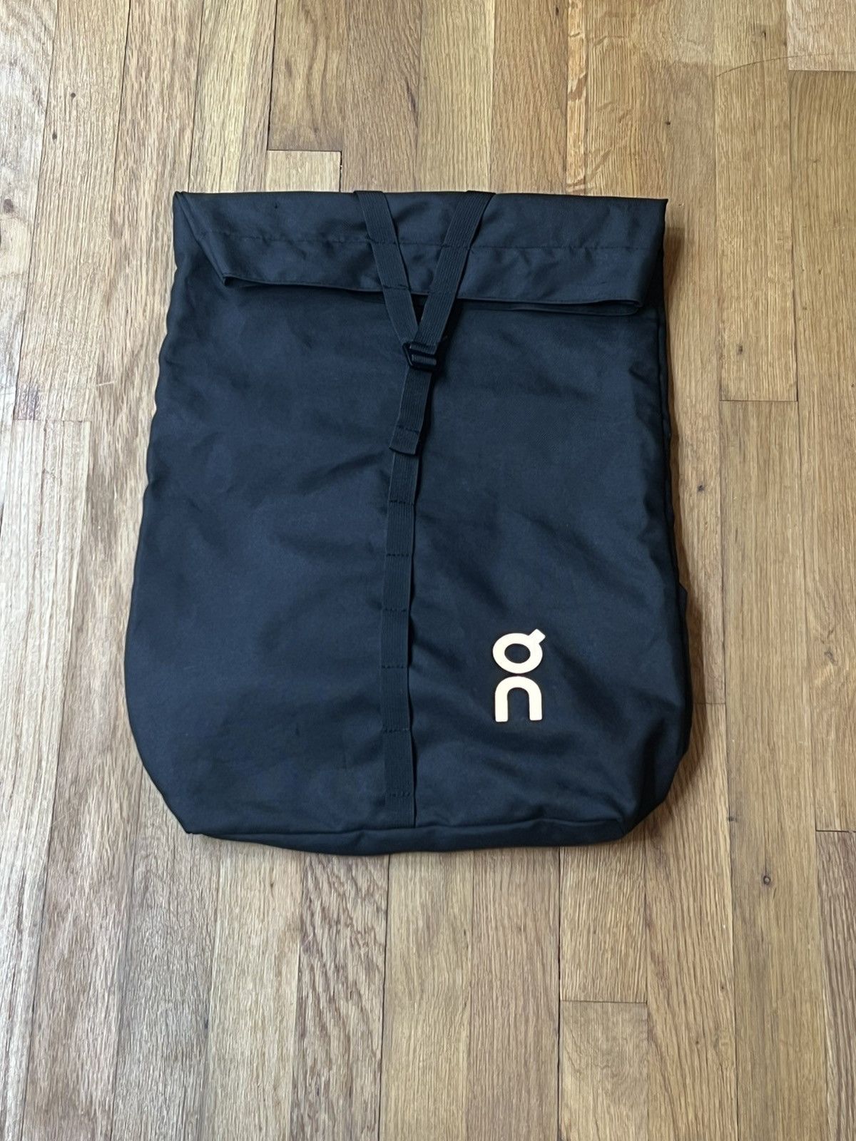 On On Cloud Running Ambassador Marketing Black Tote Backpack Size ONE SIZE - 4 Thumbnail