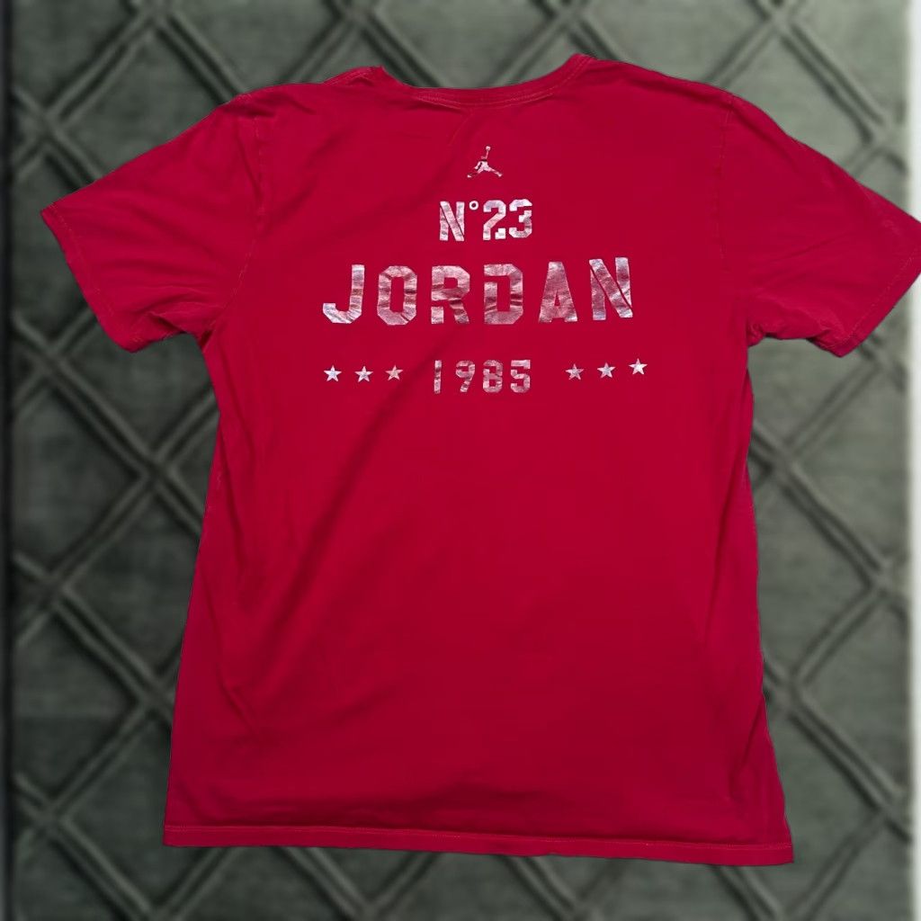 Jordan Brand Air Jordan T-Shirt Mens L Red Sliver Decals Basketball NBA 1985 Size US L / EU 52-54 / 3 - 1 Thumbnail