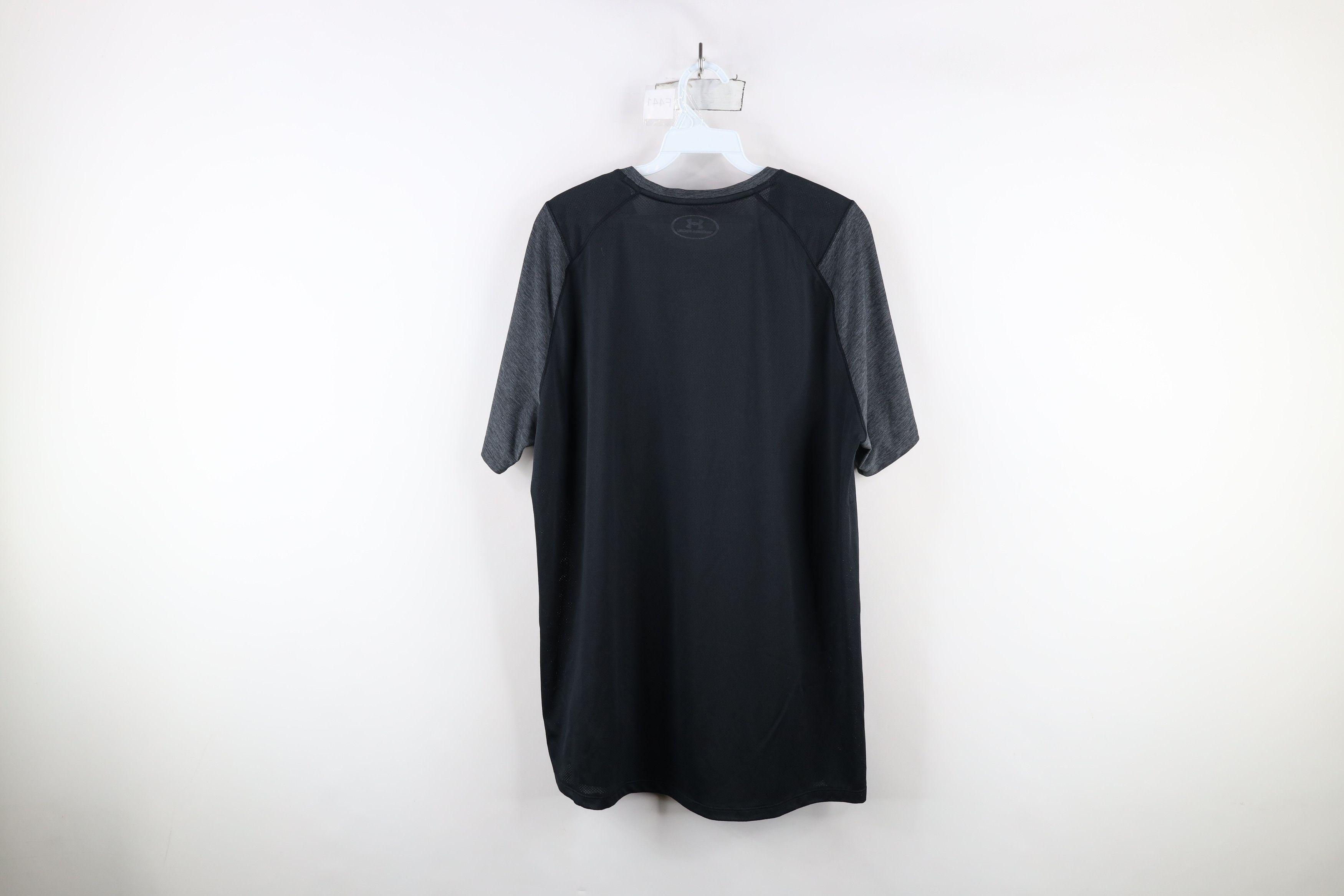Under Armour × Vintage Under Armour University of Cincinnati Basketball T-Shirt Size US XL / EU 56 / 4 - 12 Thumbnail