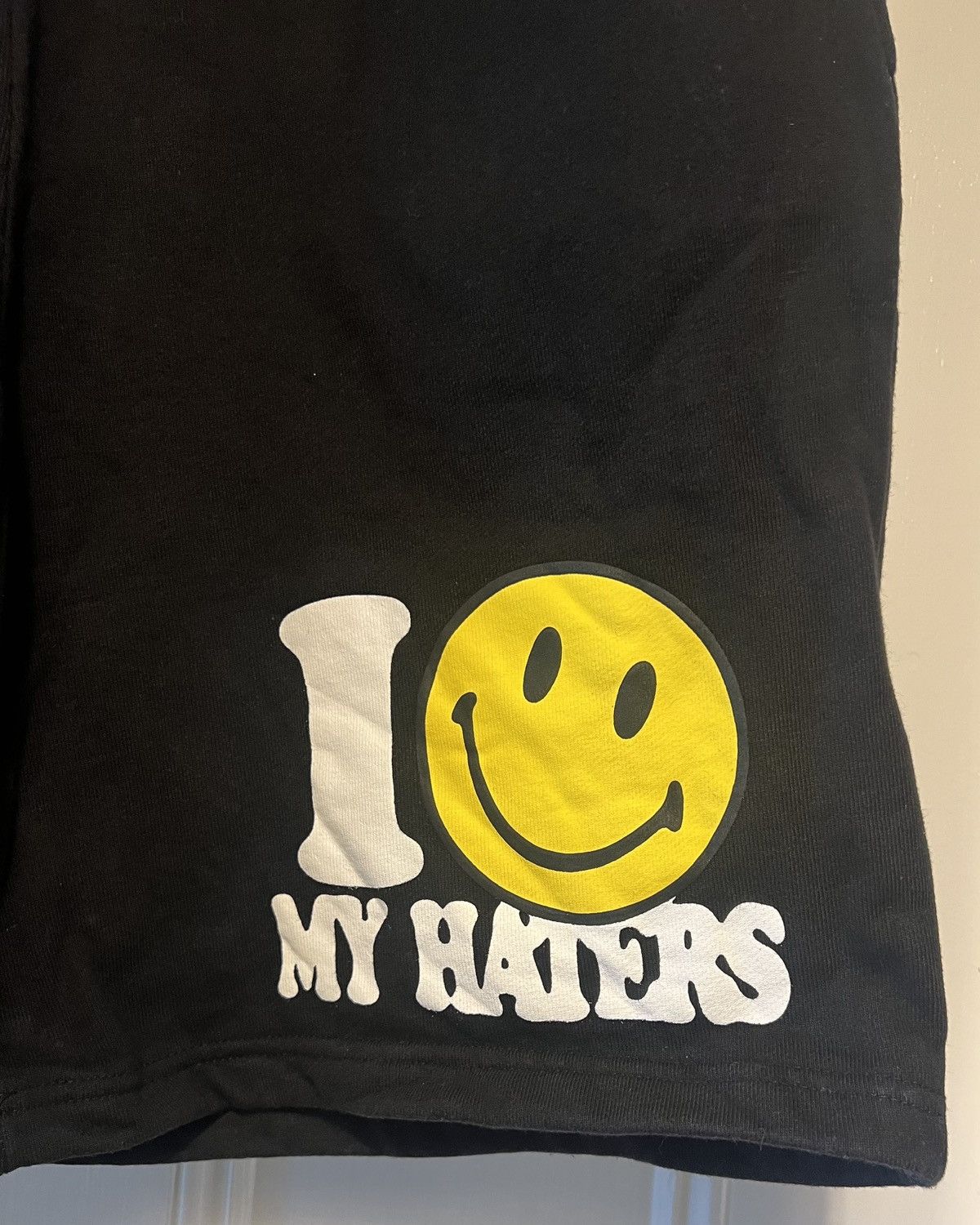 Market Authentic Market Smiley Haters Sweatshorts black xxl shorts Size US 42 / EU 58 - 2 Thumbnail