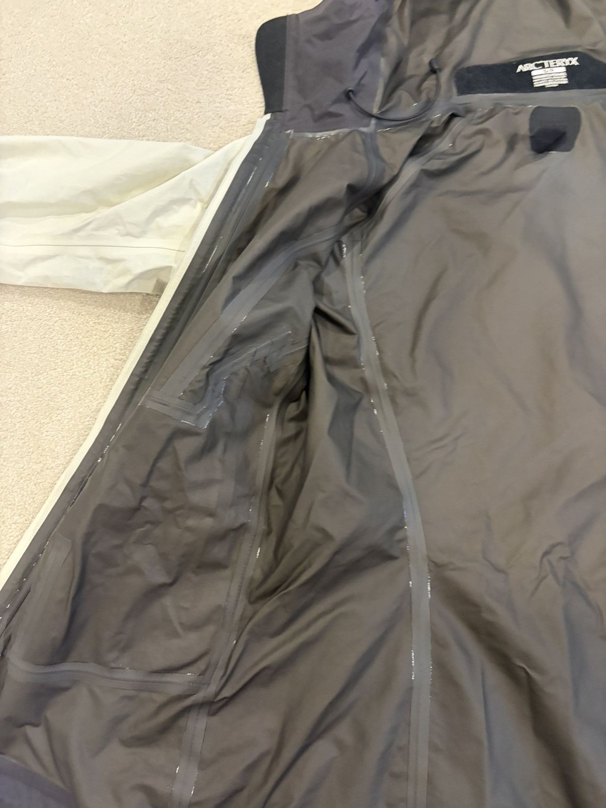 Arc'teryx ARC’TERYX Beta SL White Size US S / EU 44-46 / 1 - 12 Thumbnail