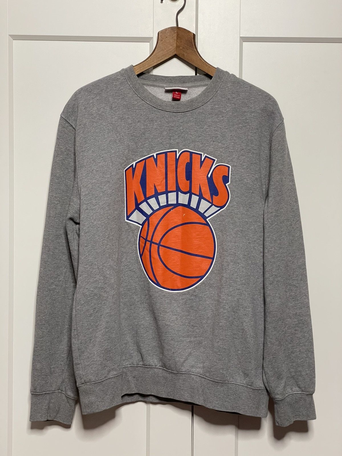 Mitchell & Ness Vintage grey sweatshirt with Knicks print Size US L / EU 52-54 / 3 - 2 Thumbnail