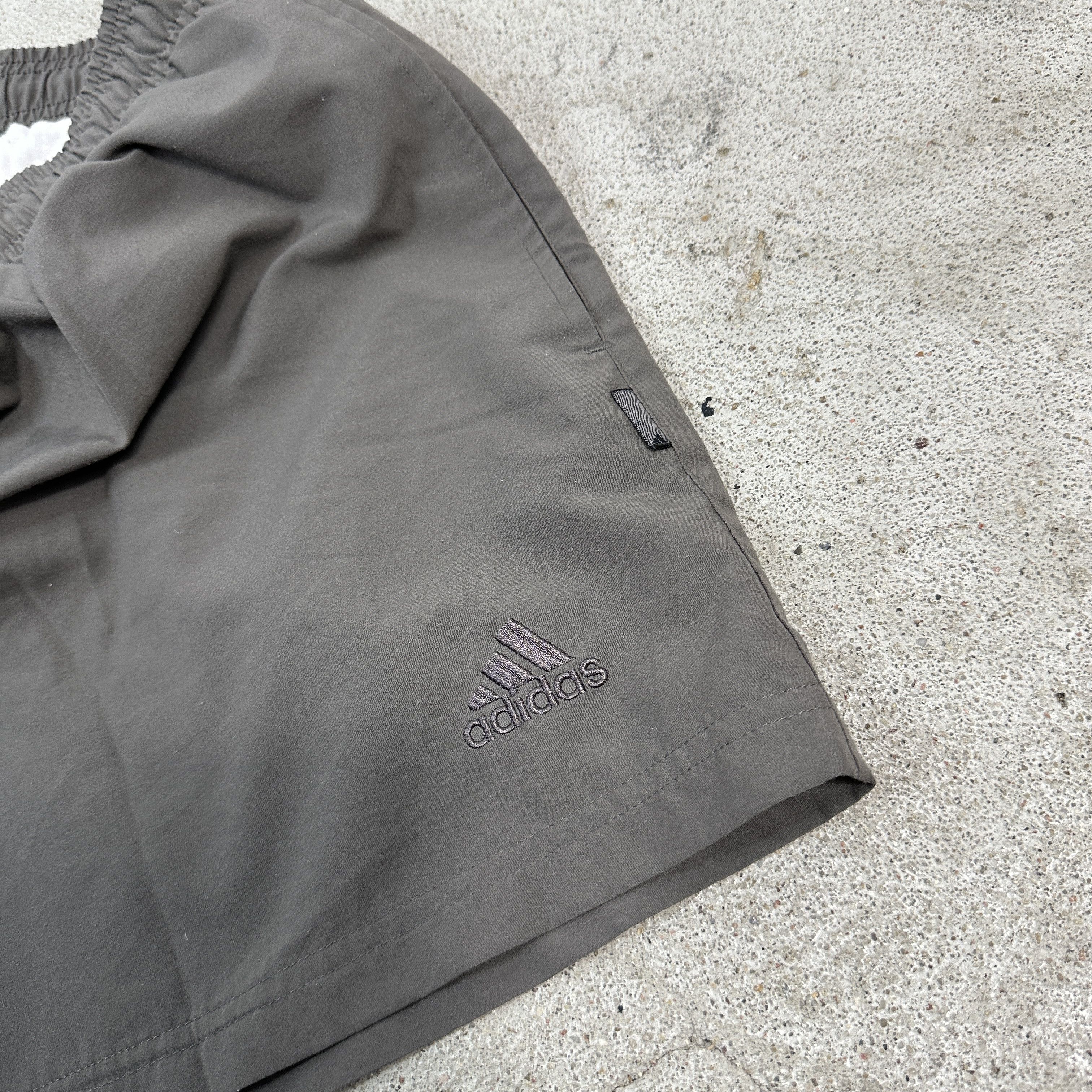 Adidas × Vintage Vintage Y2K Streetwear Sportswear Active Adidas Shorts Size US 38 / EU 54 - 3 Thumbnail