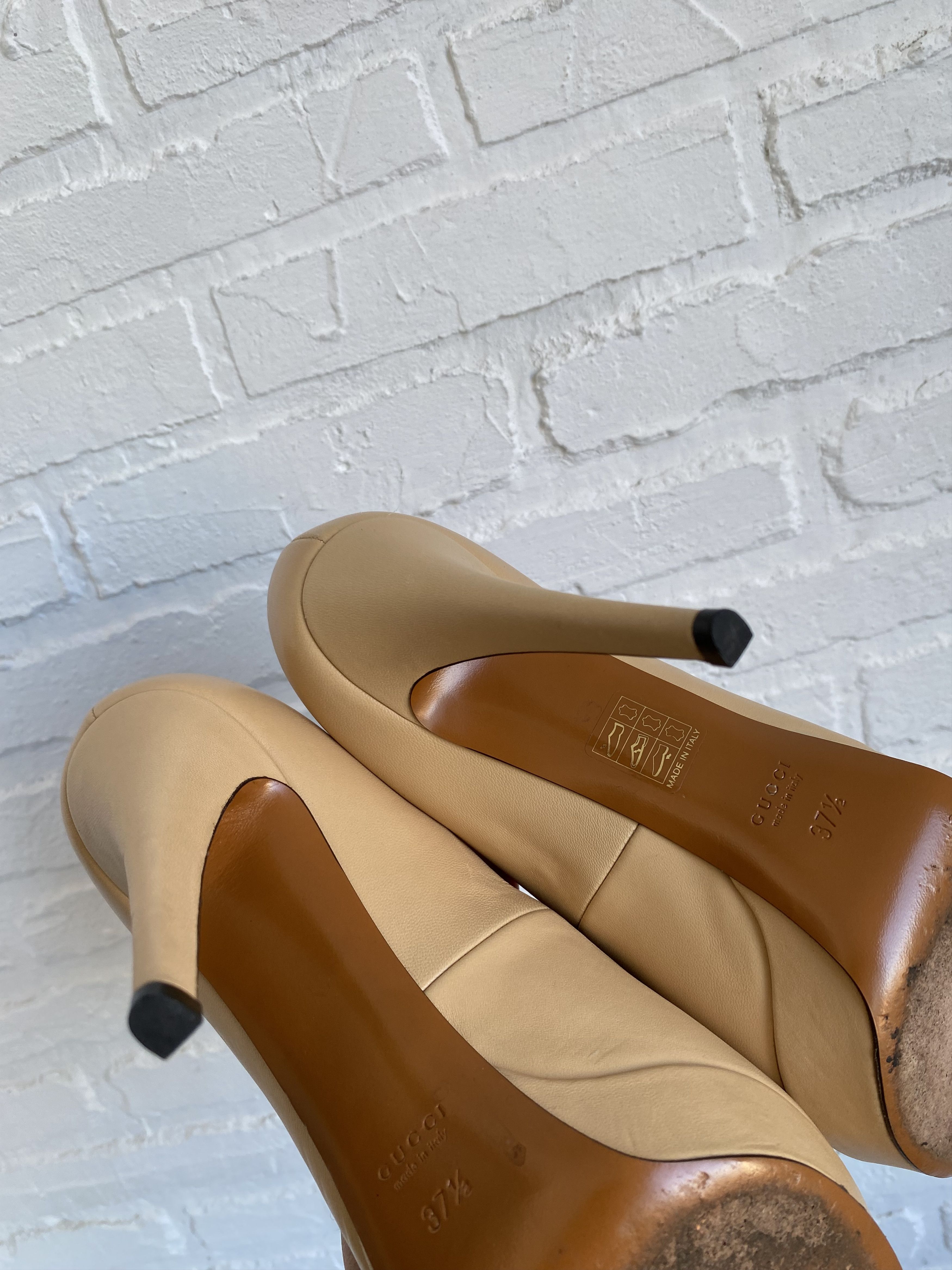 Gucci Gucci leather beige pumps Size US 7.5 / IT 37.5 - 6 Thumbnail