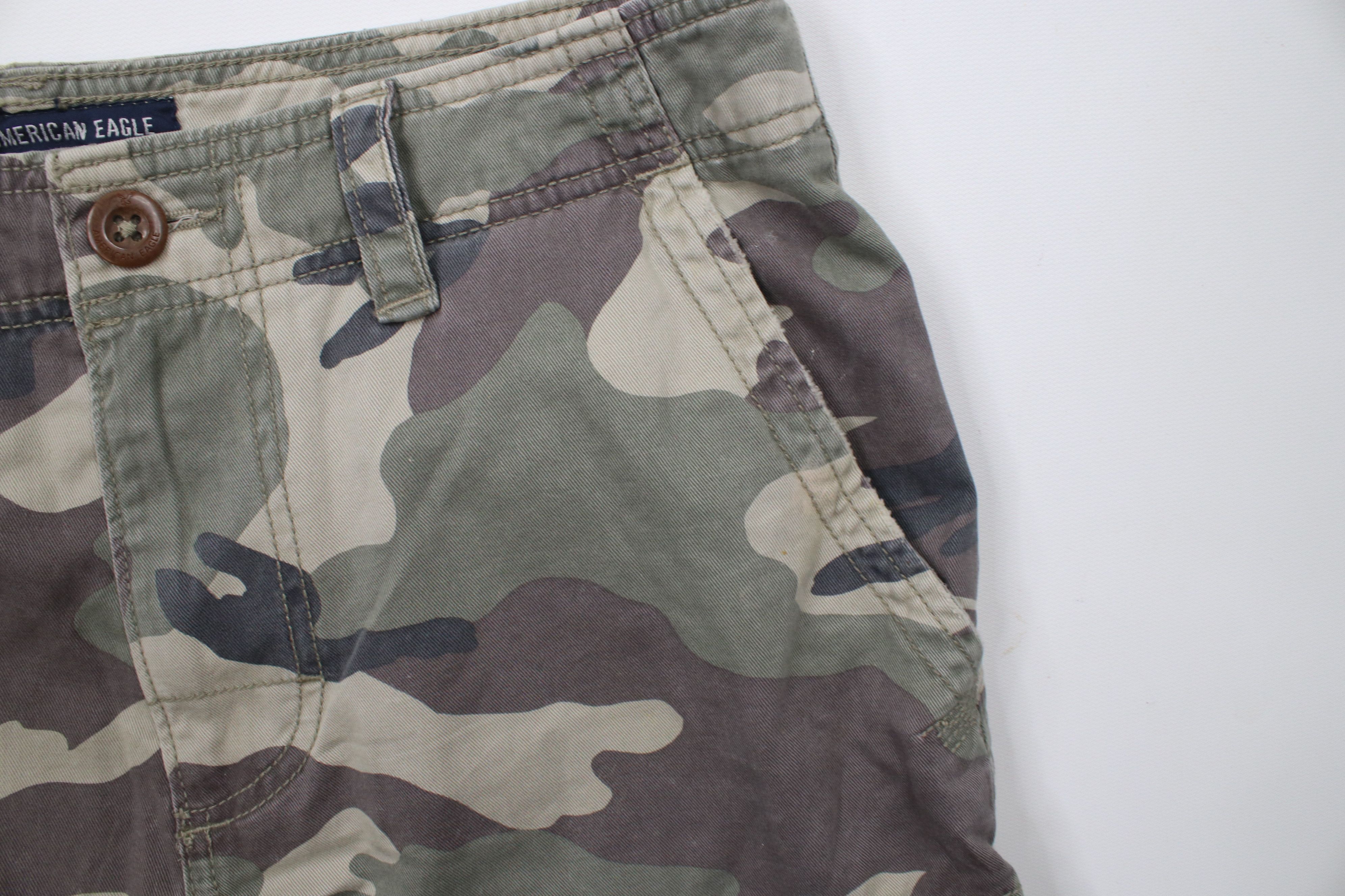 American Eagle Outfitters × Vintage Vintage Y2K American Eagle Outfitters Camouflage Shorts Size US 31 - 8 Thumbnail
