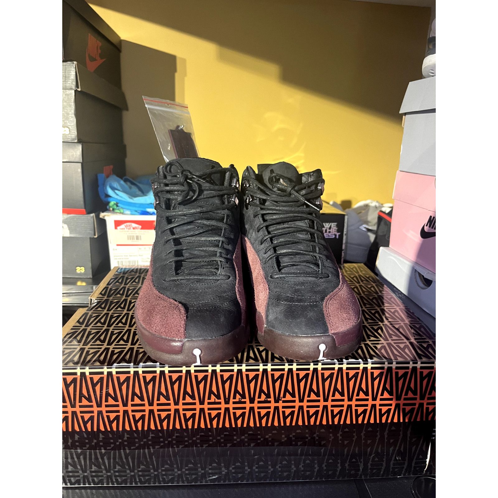 A Ma Maniere Air Jordan 12 A Ma Ma Maniere DV6989 001 | 11.5 Mens 13W Size US 11.5 / EU 44-45 - 3 Thumbnail
