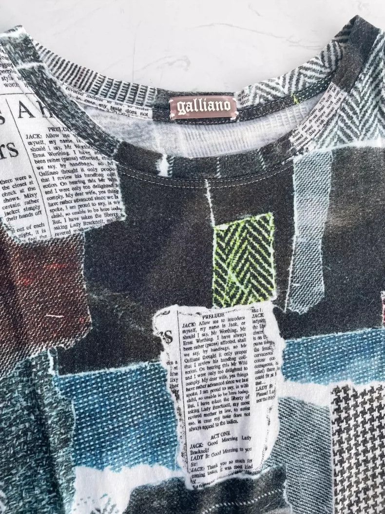 John Galliano John Galliano Newspaper collage print T-shirt 2504-Nextarro Size US S / EU 44-46 / 1 - 2 Thumbnail
