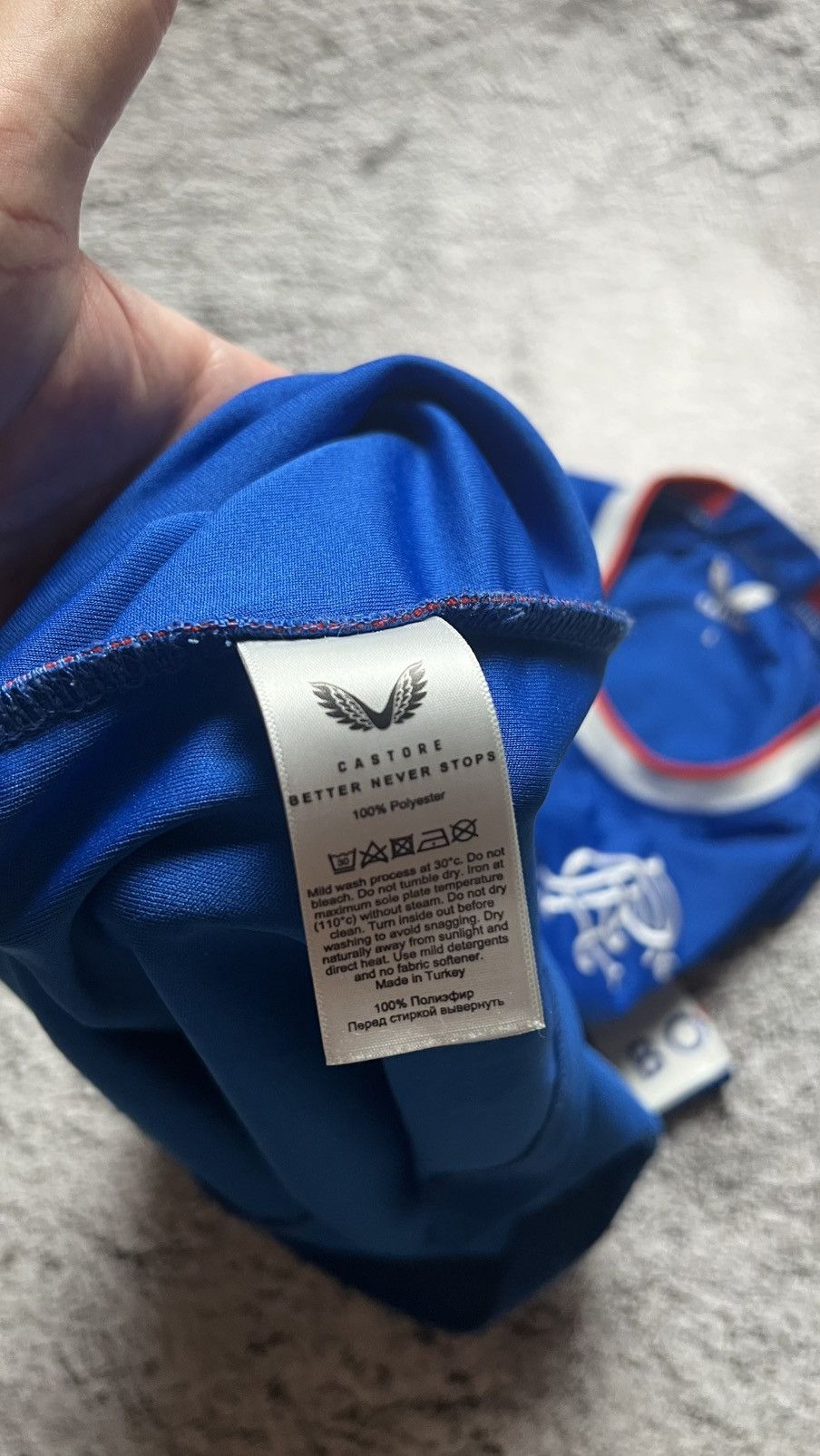 Castore 2022-2023 Glasgow Rangers castore jersey Size US L / EU 52-54 / 3 - 5 Thumbnail