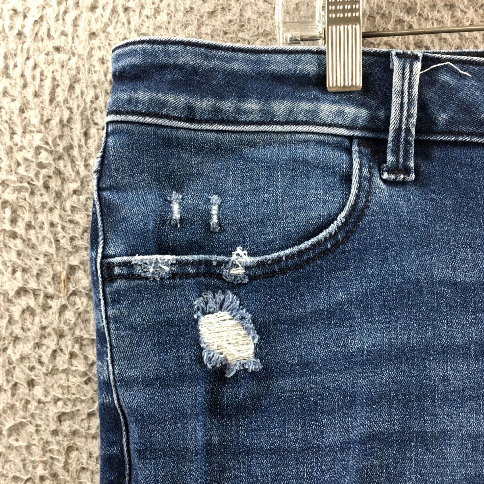 Vintage M Jeans by Maurices Cropped Jeans Womens 2XL Blue Denim Zip Slim Regular Modern Classic Size 40" / US 18 - 3 Thumbnail