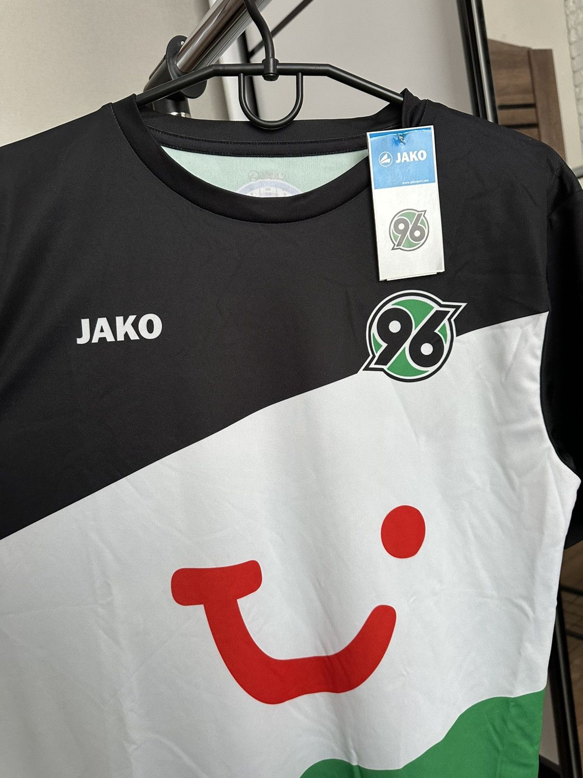 Other 2013/2014 Hannover 96 Jako Soccer Jersey T-Shirt Size US S / EU 44-46 / 1 - 5 Thumbnail
