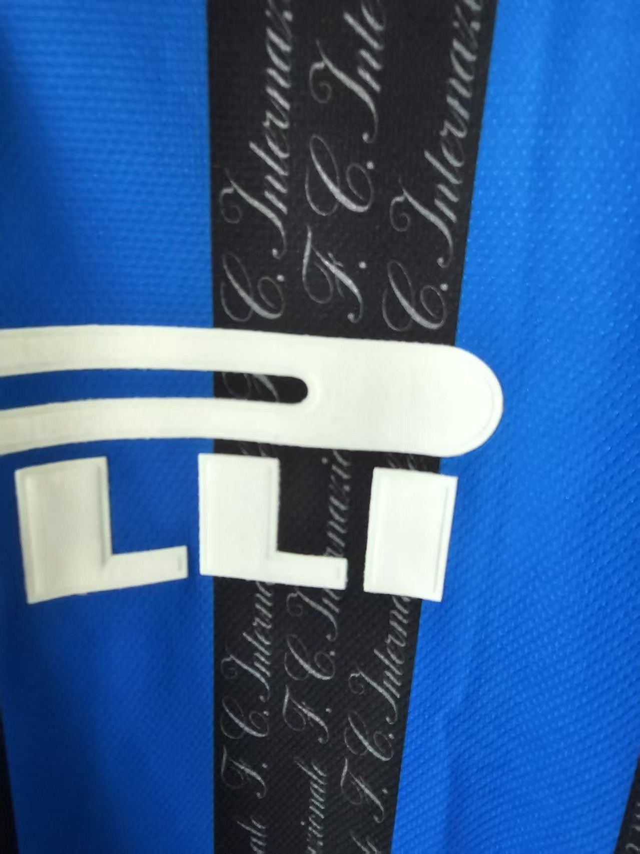Other 1997 1998 Inter Milan Football Jersey Longsleeve M Size US M / EU 48-50 / 2 - 5 Thumbnail