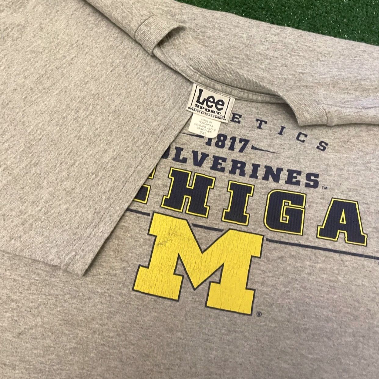 Spell VINTAGE Michigan Wolverines Spell Out Logo VTG Shirt Mens XXL Gray 90s College Sports Logo Mens Size US XXL / EU 58 / 5 - 2 Thumbnail