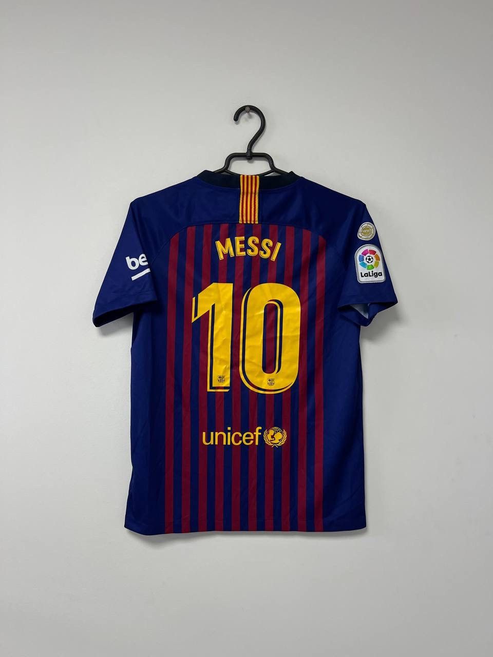 Nike Barcelona 2017/2018 Home #10 Messi Football Shirt Nike YXL Size US XS / EU 42 / 0 - 2 Thumbnail