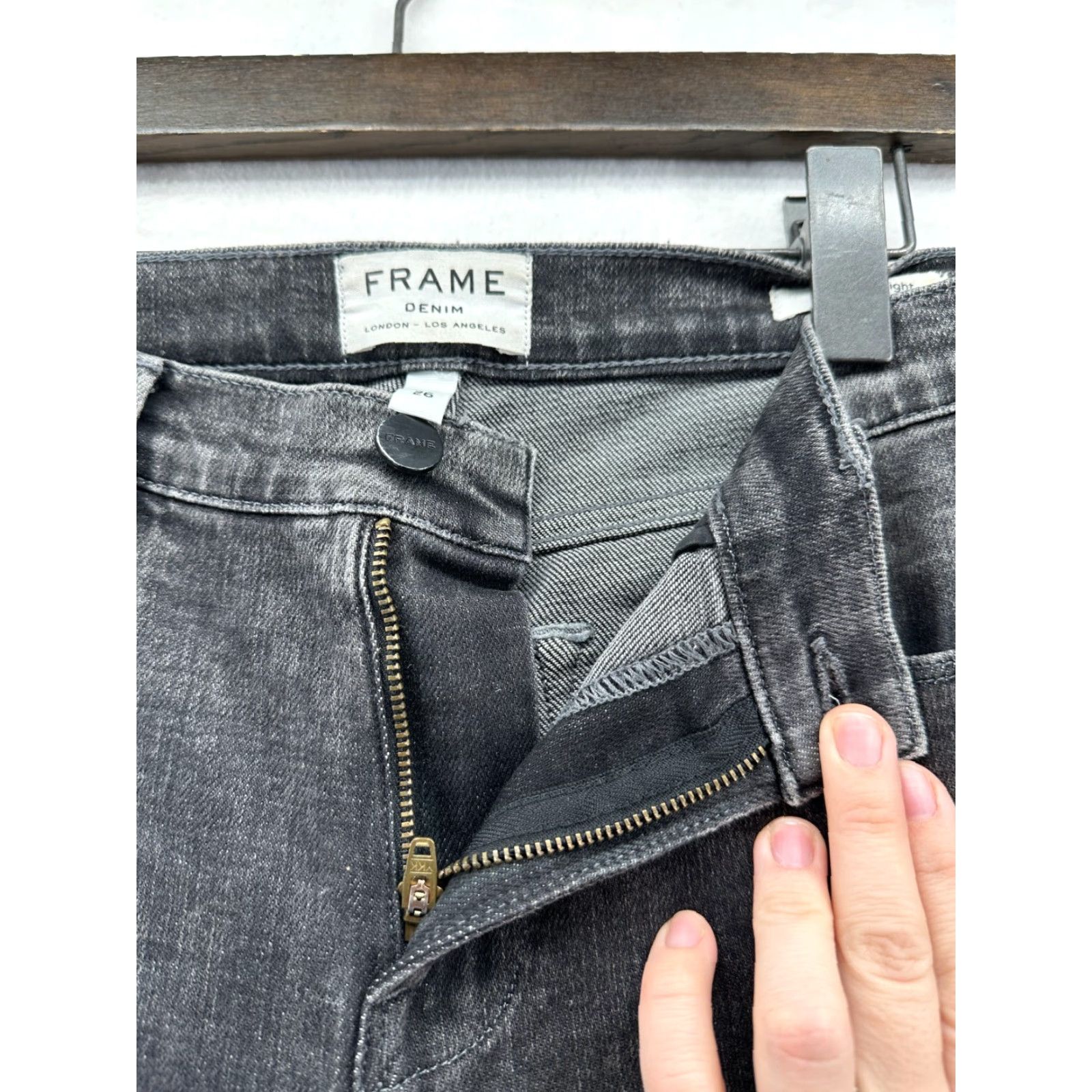 Frame VINTAGE FRAME Le High Straight Black Acid Washed Jeans Cropped Distressed Size 26 Women Jeans Distressed 27in Inseam Size 26 Size 26" / US 2 / IT 38 - 5 Thumbnail
