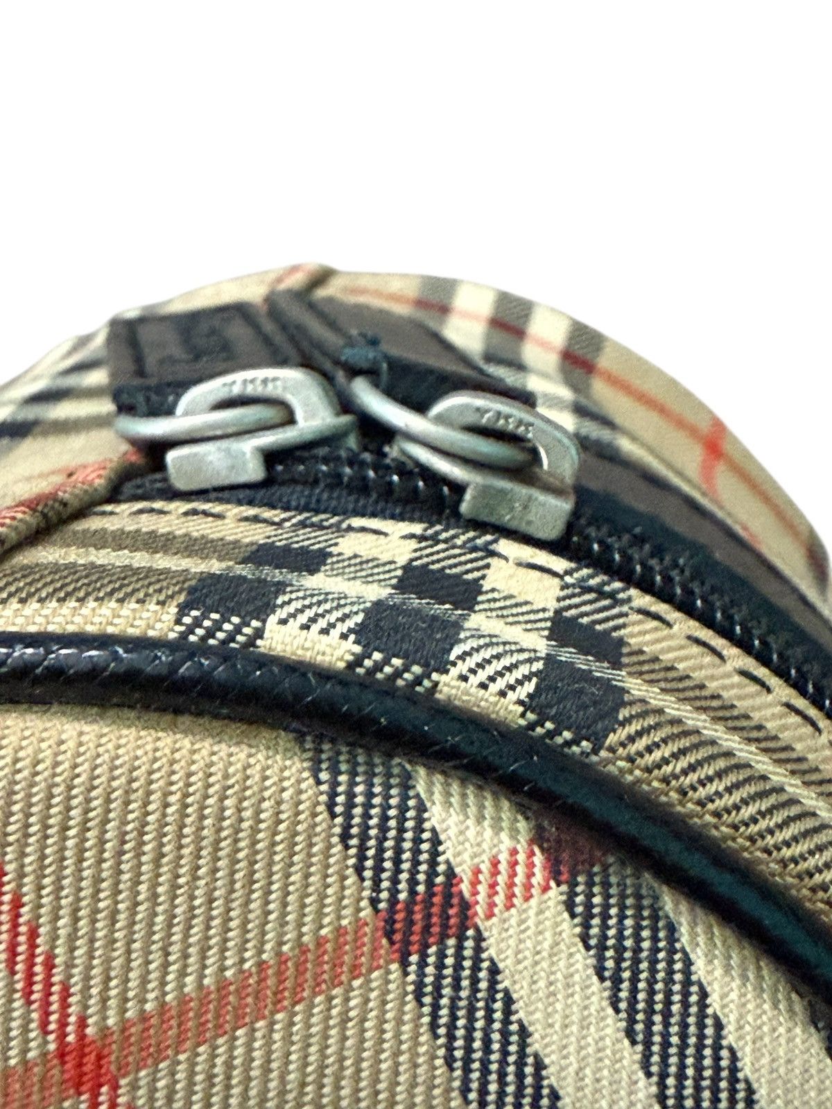 Burberry Prorsum VINTAGE BURBERRYS HAYMARKET CANVAS ROUND MINI VANITY BAG Size ONE SIZE - 18 Thumbnail