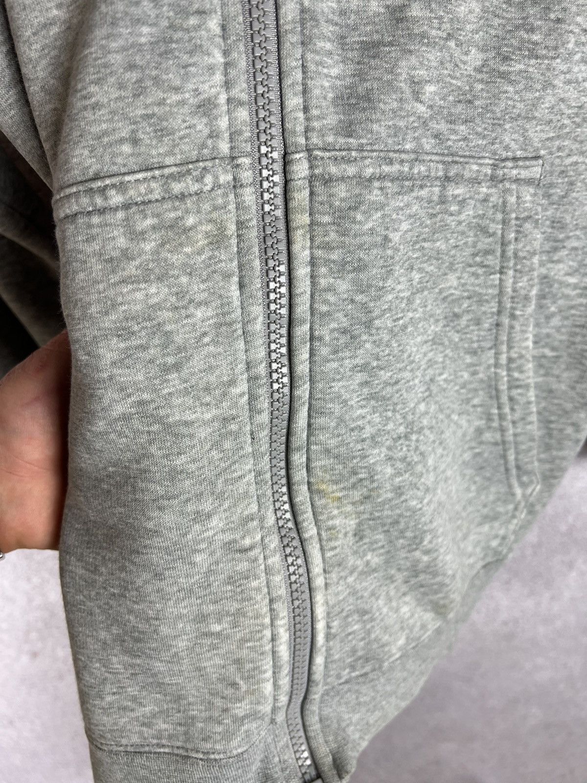 Nike Vintage Nike Small Swoosh Trashed Zip Hoodie Size US M / EU 48-50 / 2 - 7 Thumbnail